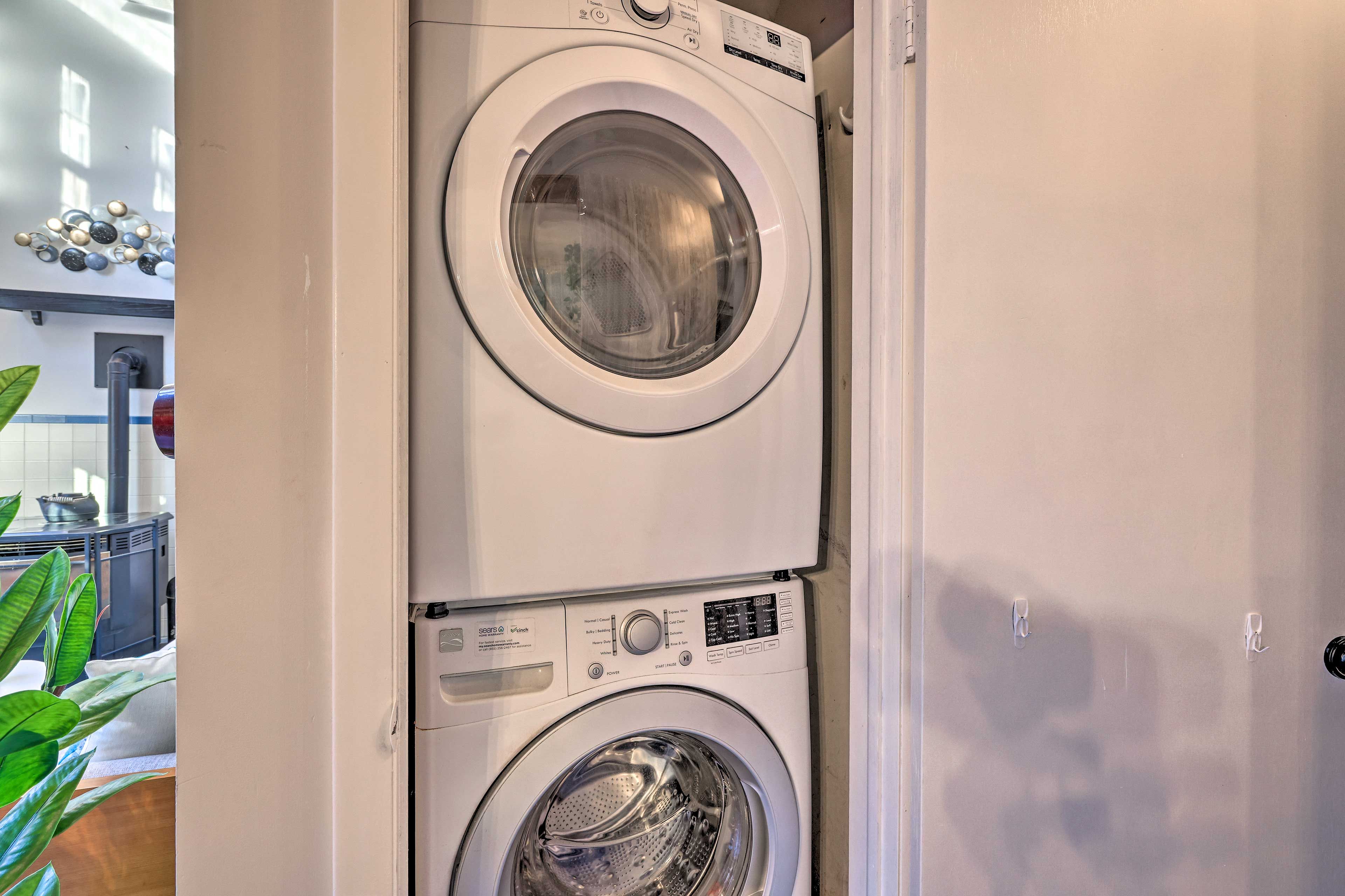 Laundry Area | Detergent Provided