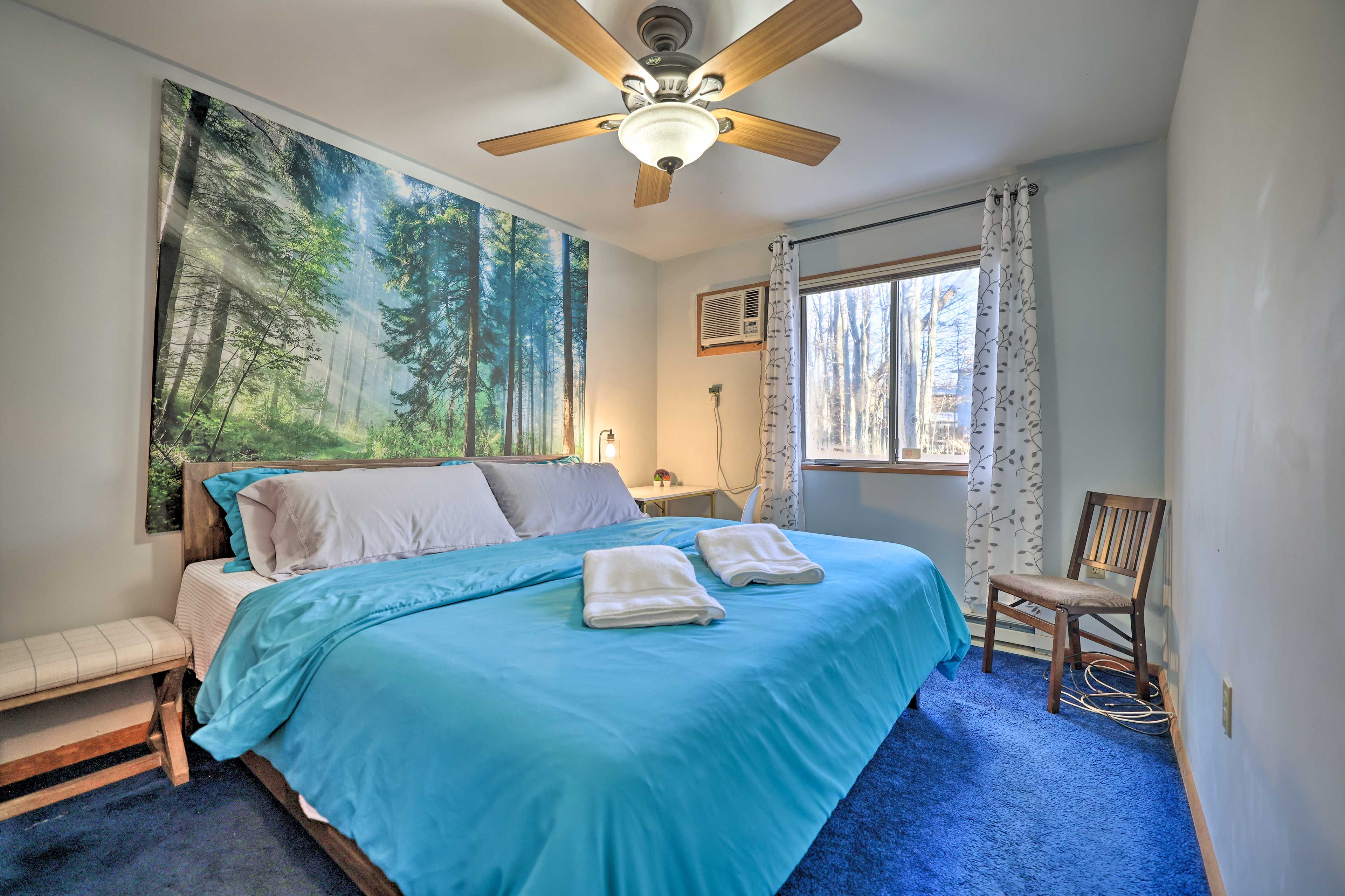 Bedroom 1 | Main Floor | King Bed