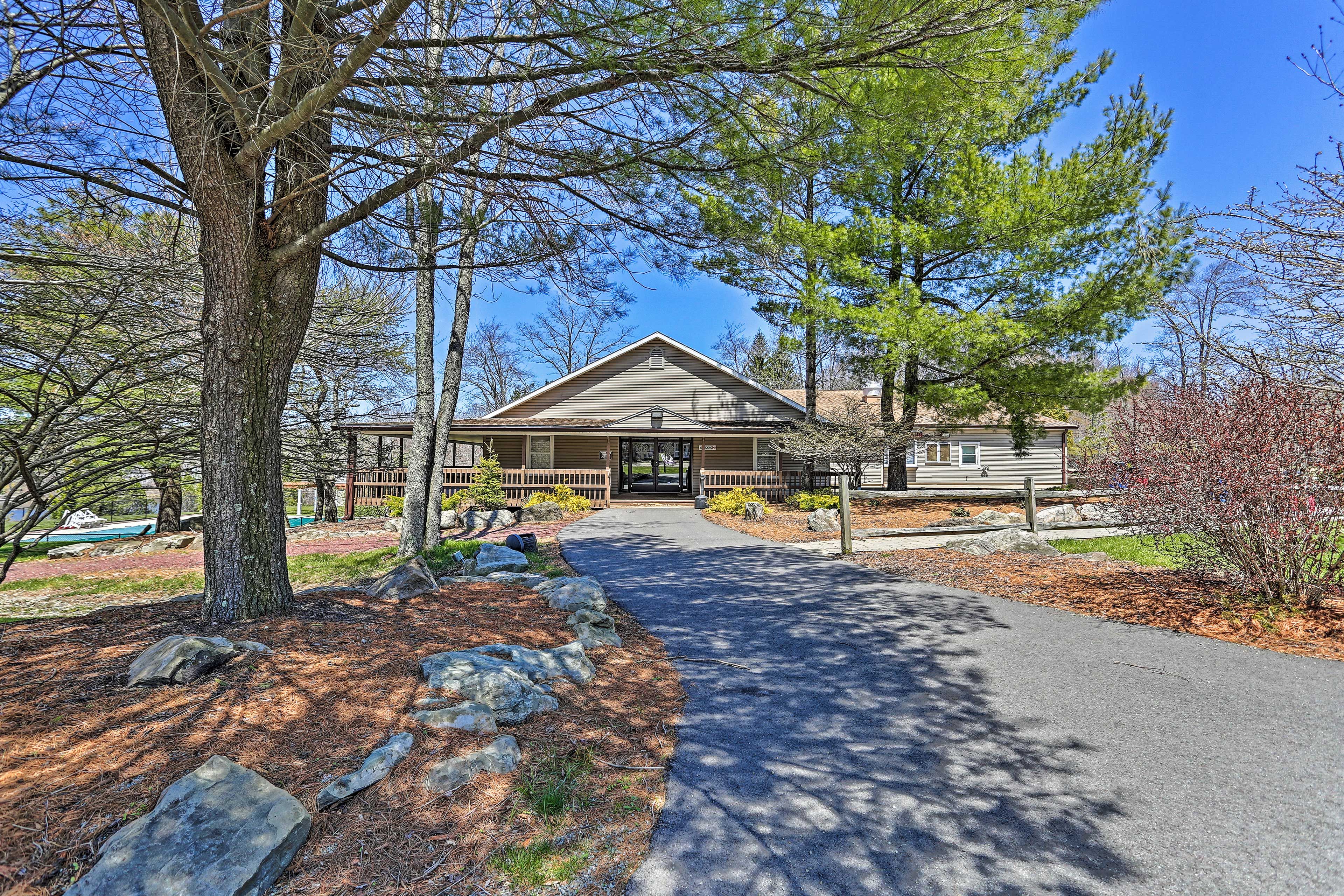 Community Amenities | Clubhouse | Gated Community