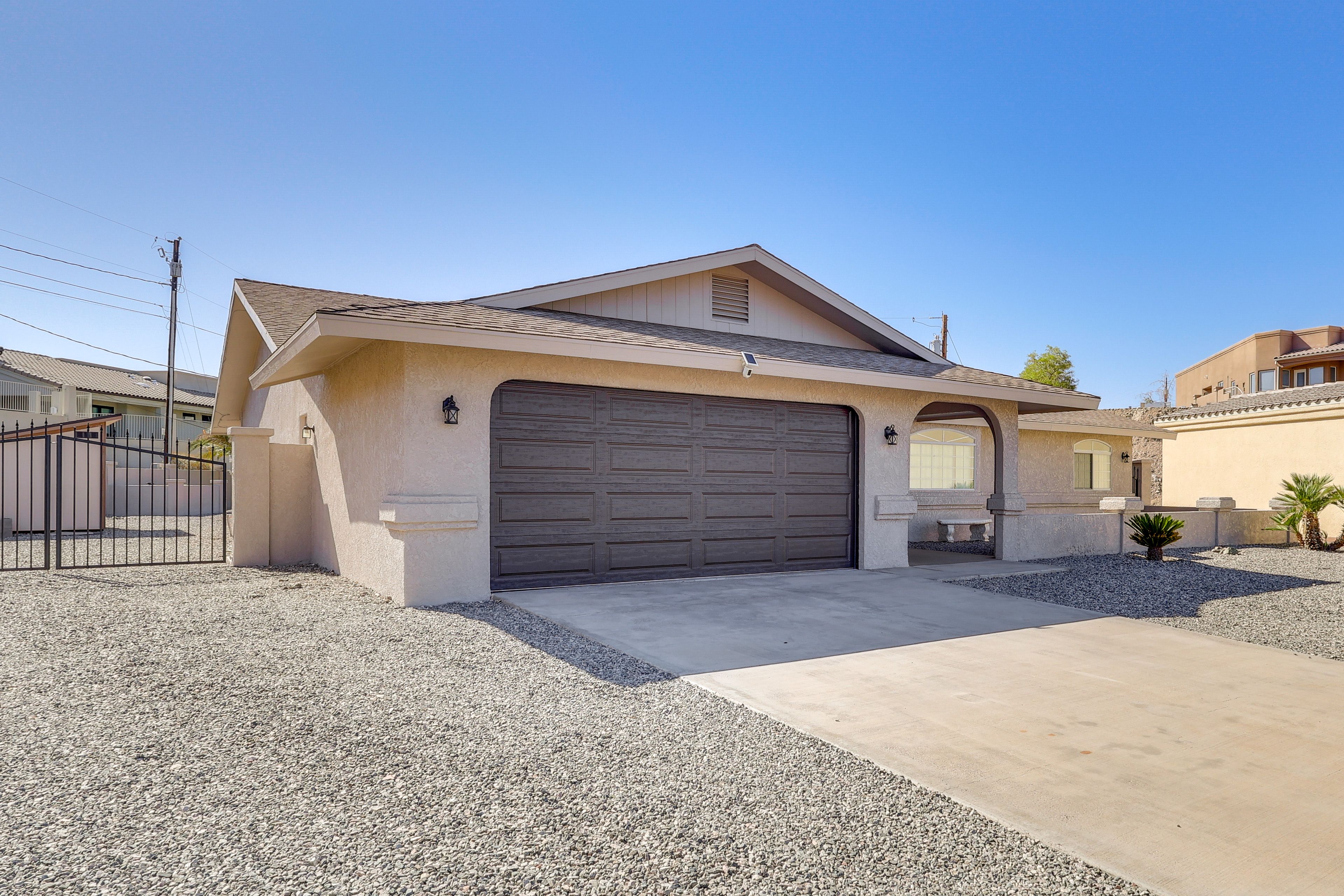 Parking | Driveway (4 Vehicles)