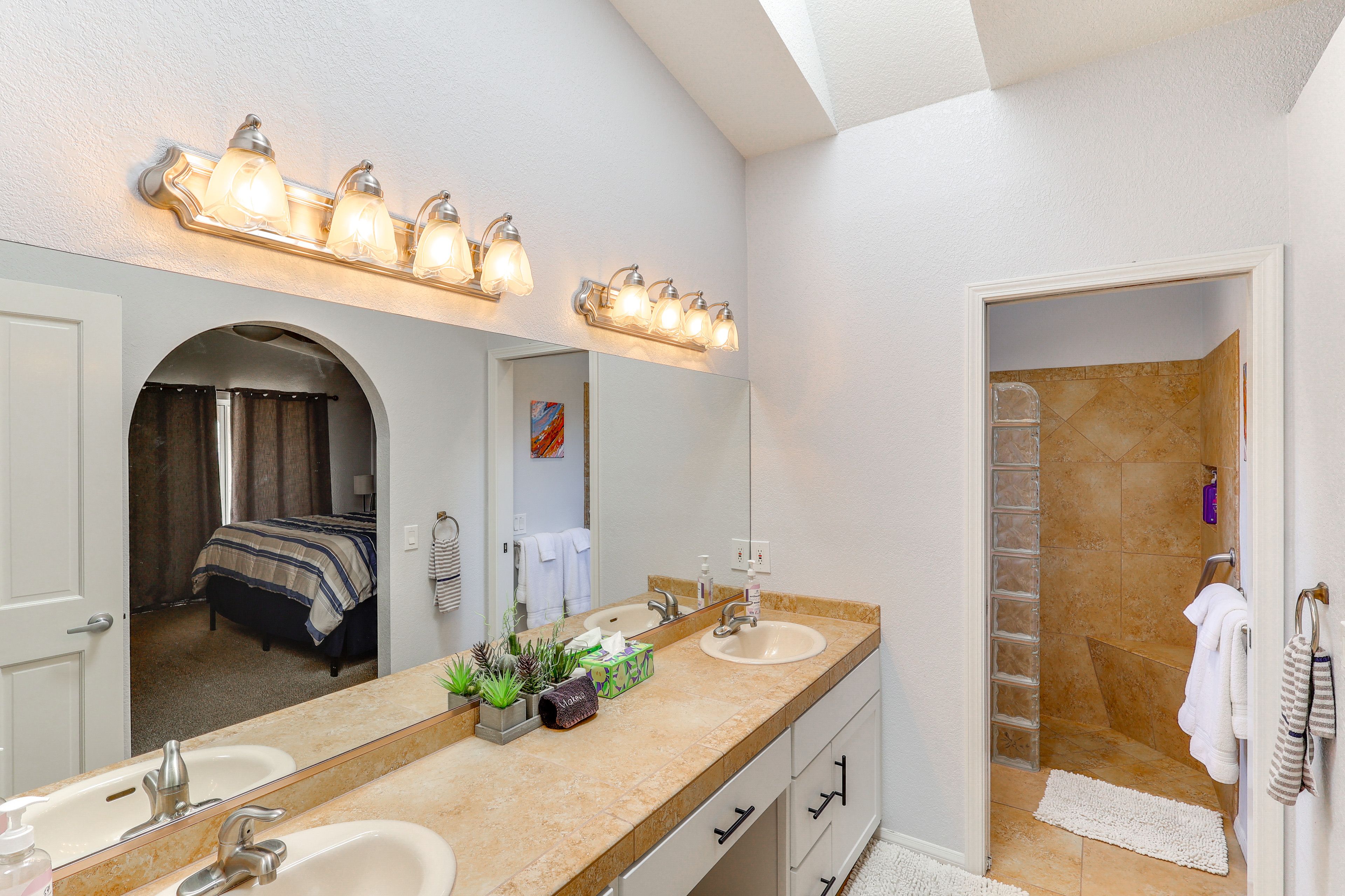 En-Suite Bathroom | Walk-In Shower | Towels Provided