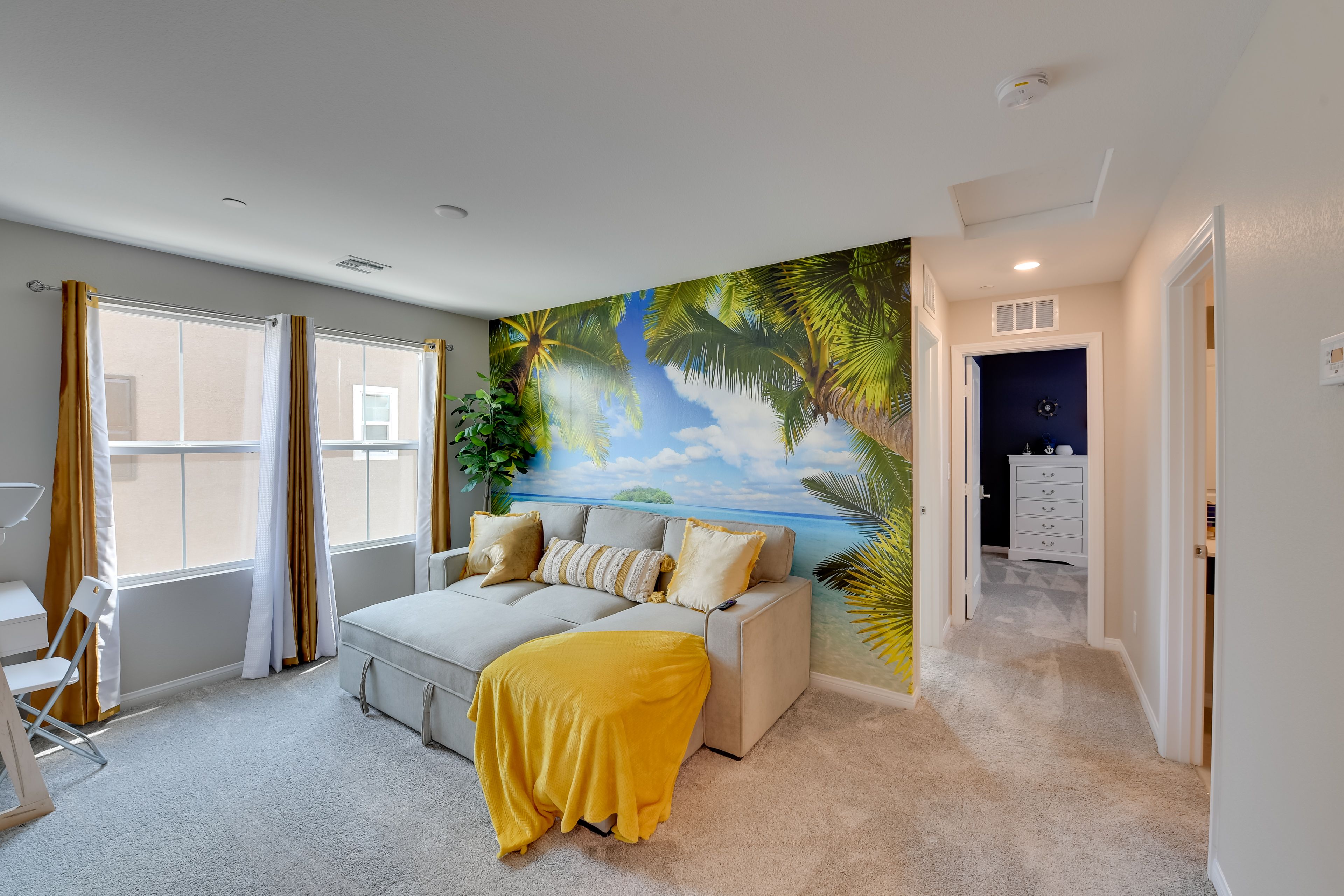 Den | Queen Daybed | 2nd Floor