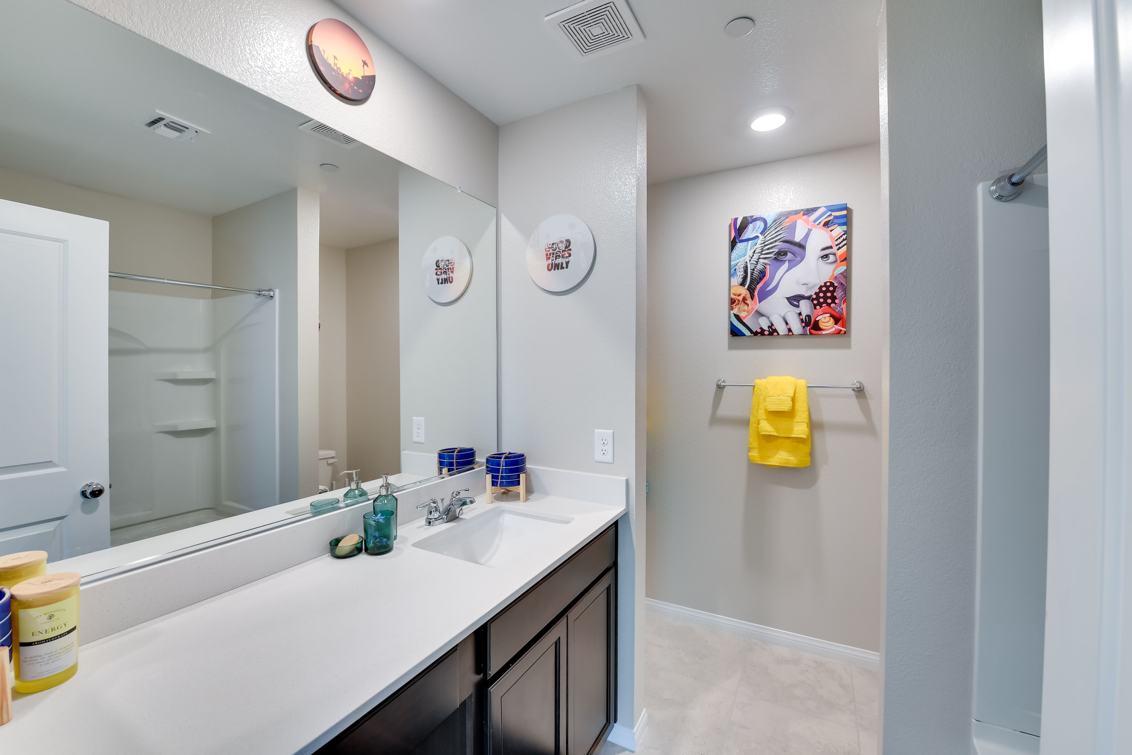 Full Bathroom | 2nd Floor