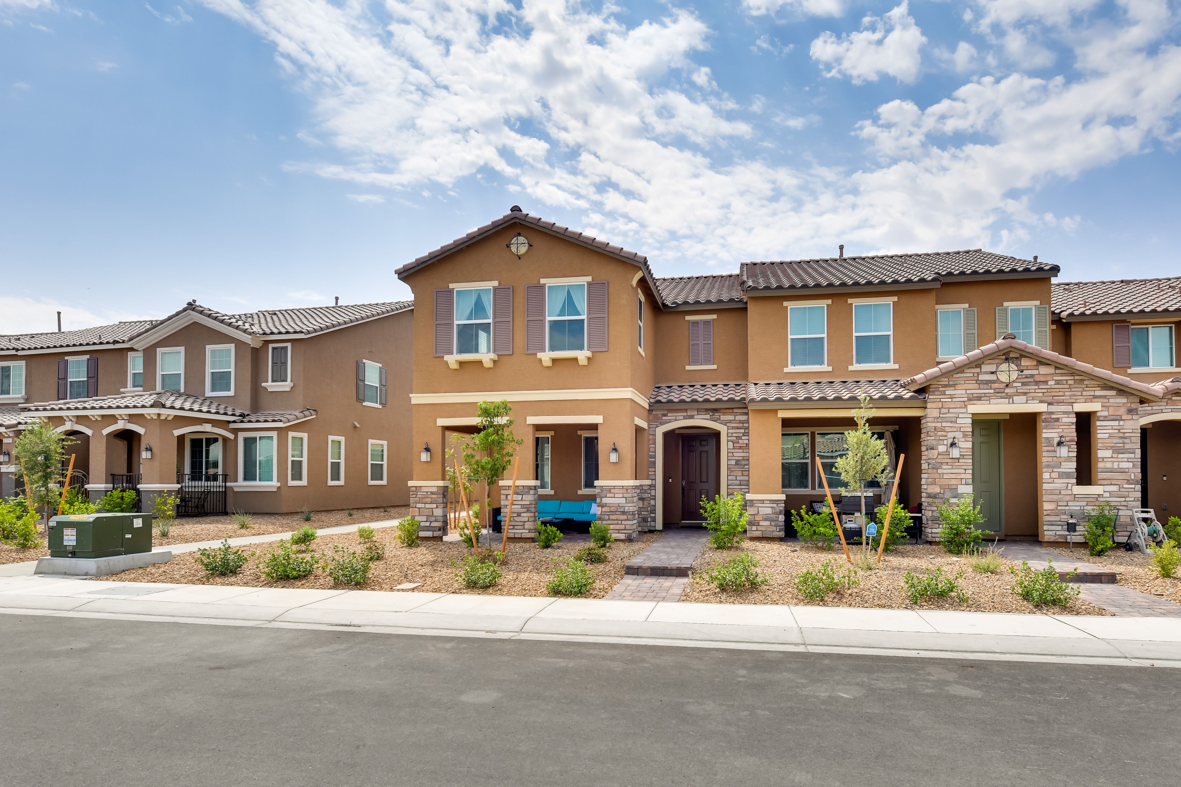 Parking | Garage (2 Vehicles) | Driveway (2 Vehicles)
