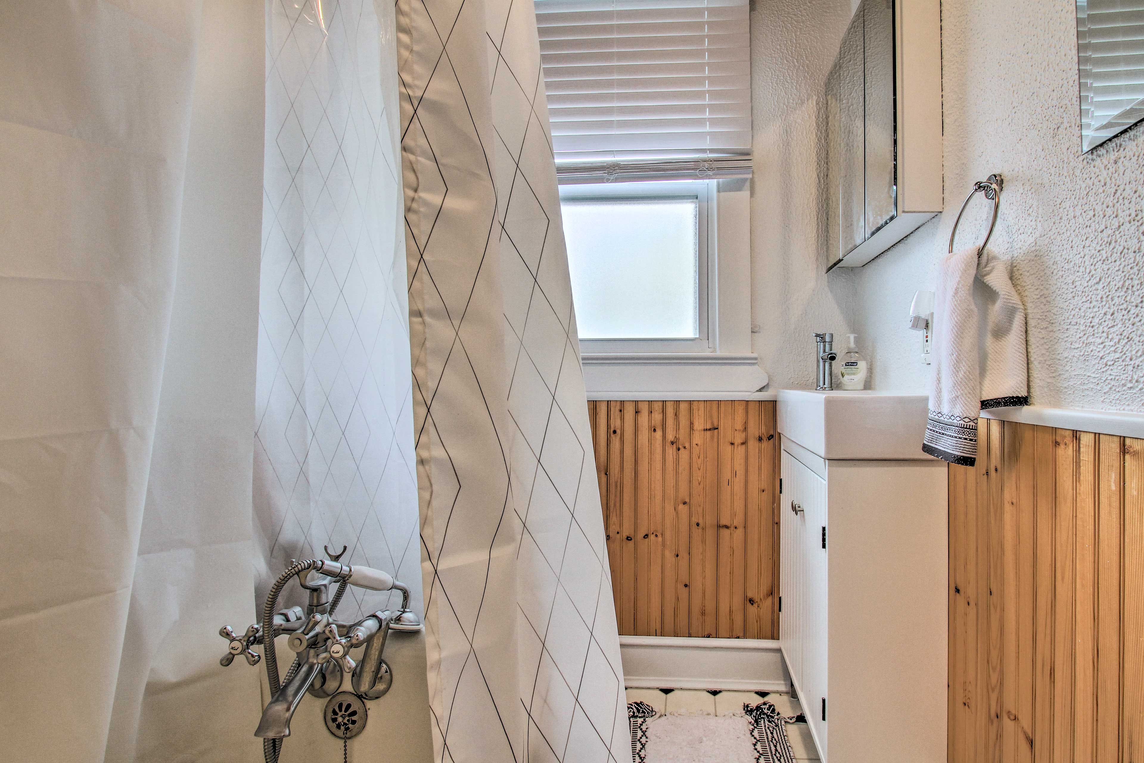 Full Bathroom
