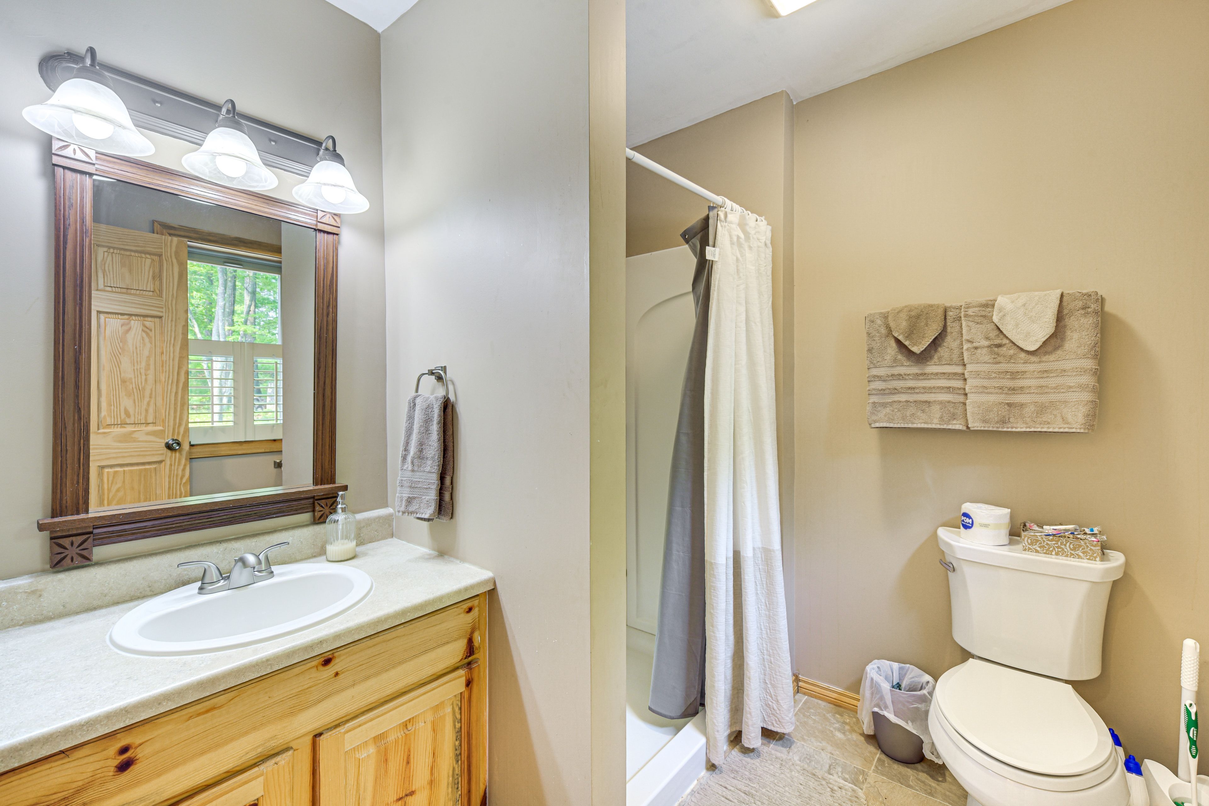 Full Bathroom