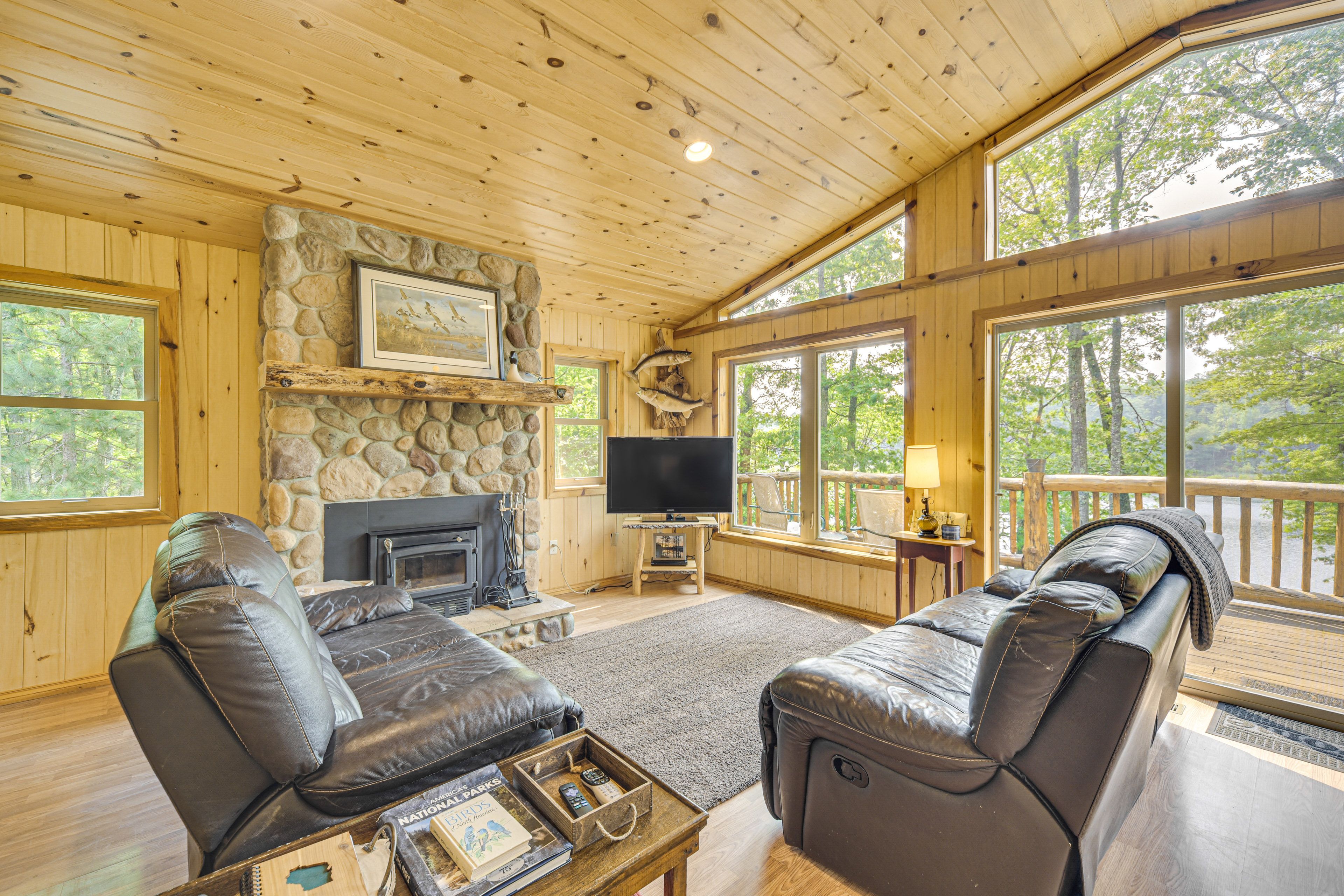 Living Room | Free WiFi