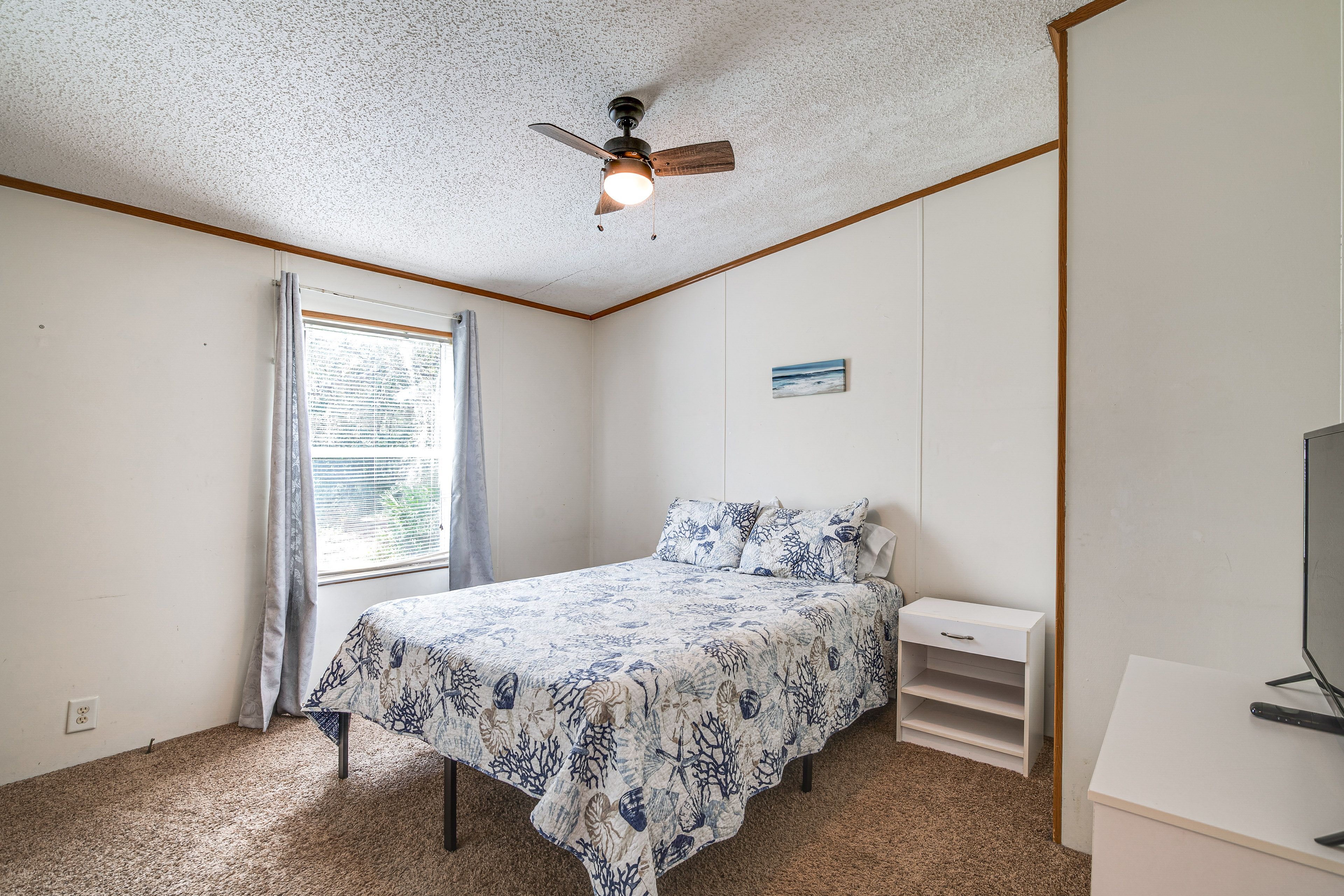 Bedroom 3 | Queen Bed