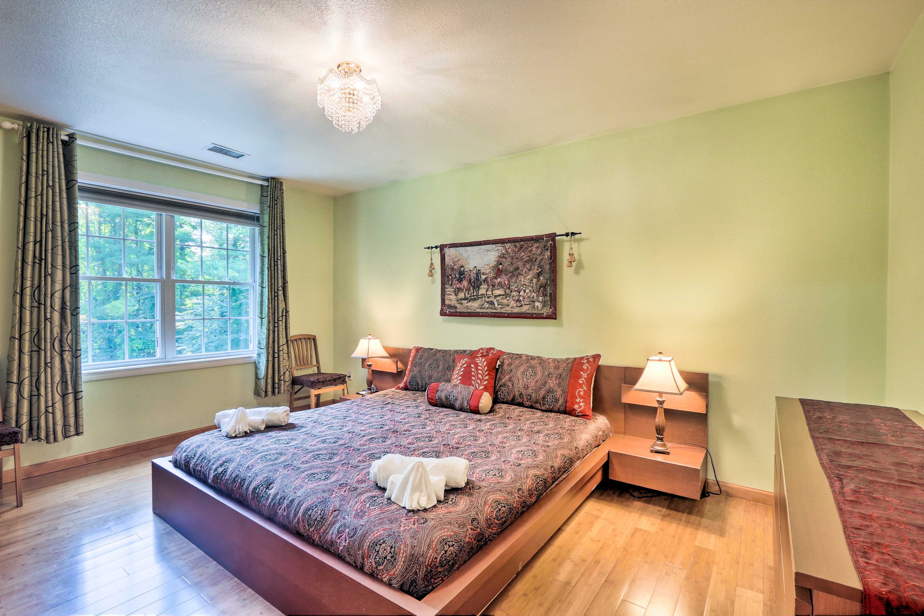 Bedroom 2 | King Bed