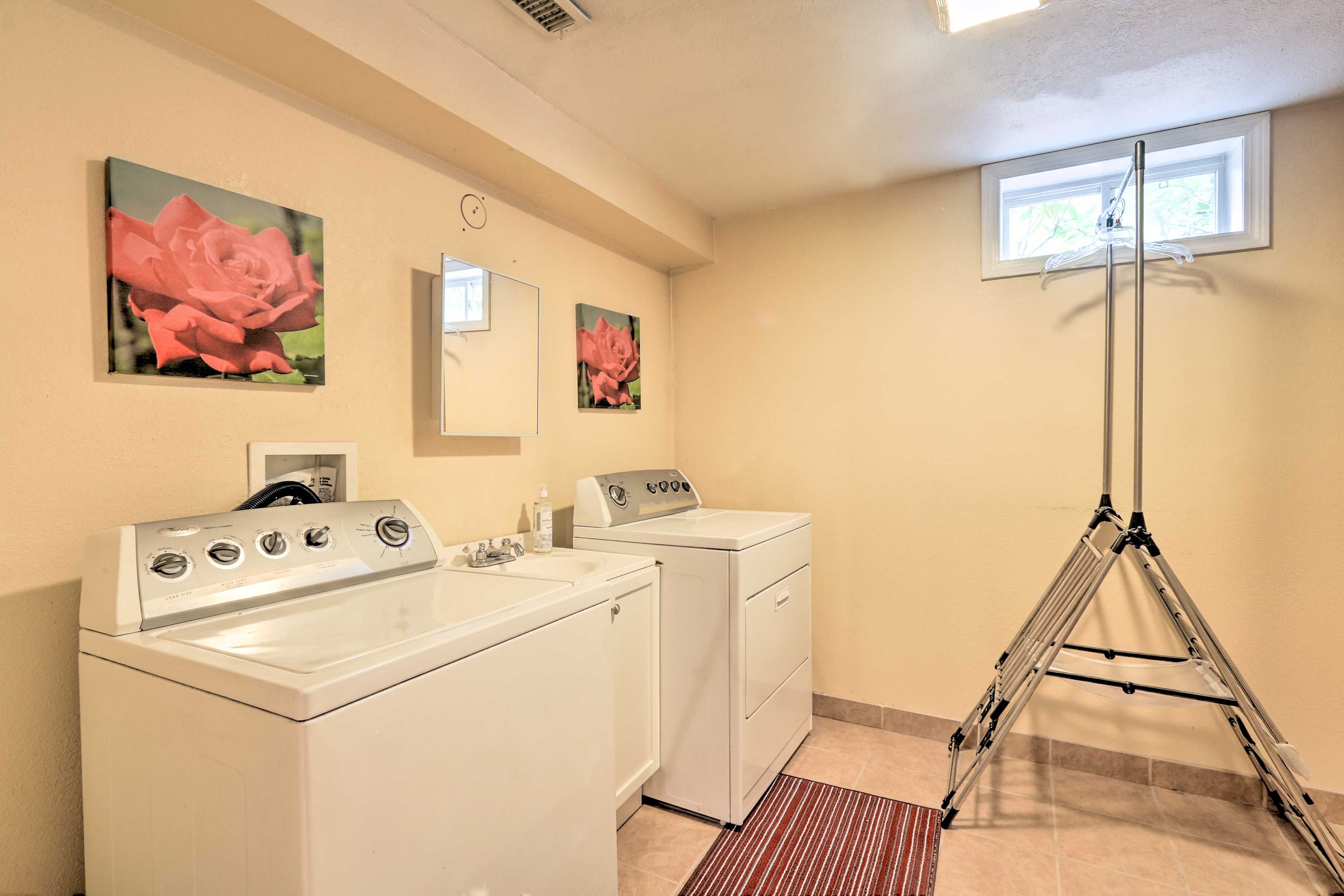 Full Bathroom | Laundry Room