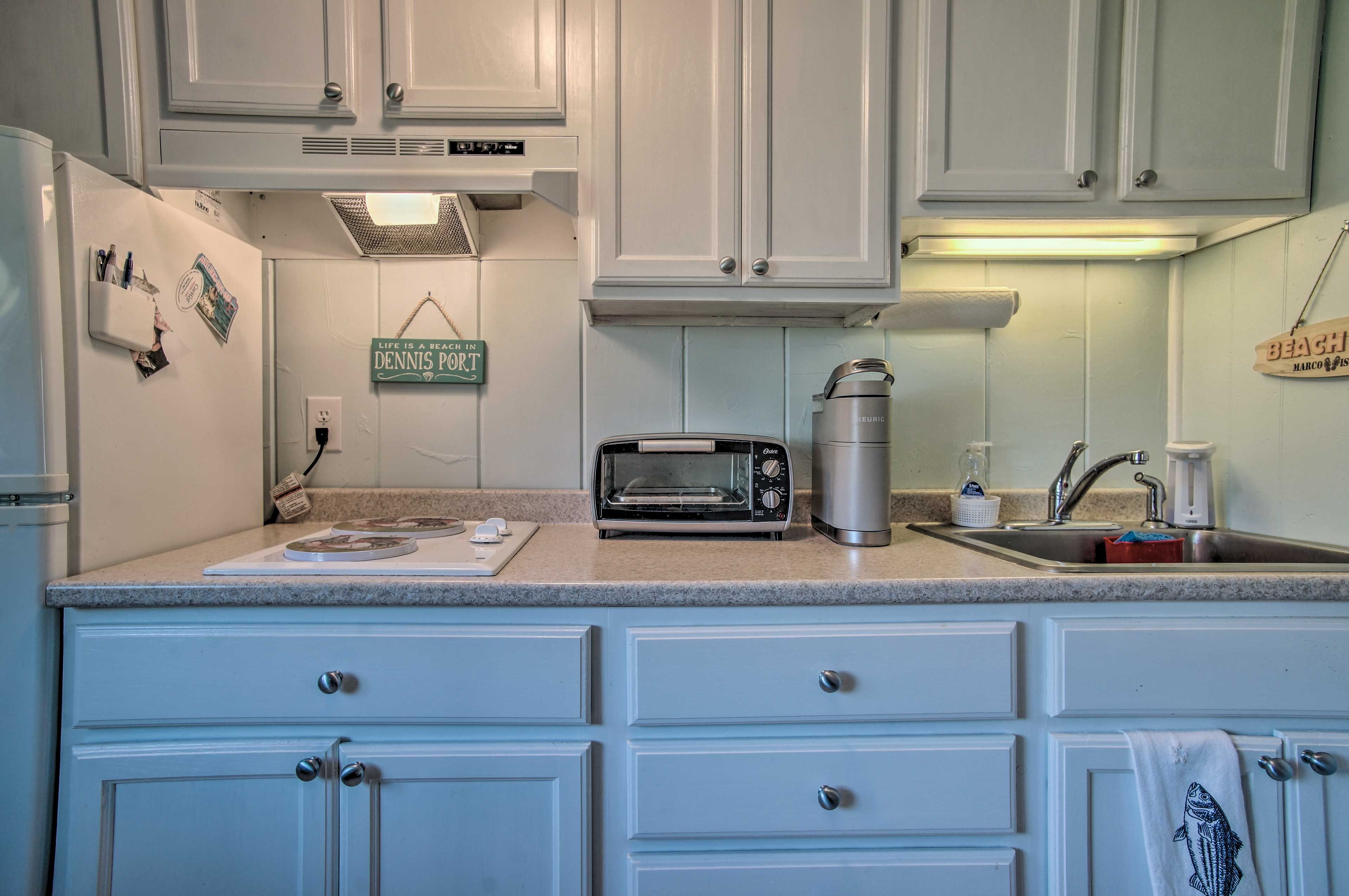 Well-Equipped Kitchenette | Cooking Basics