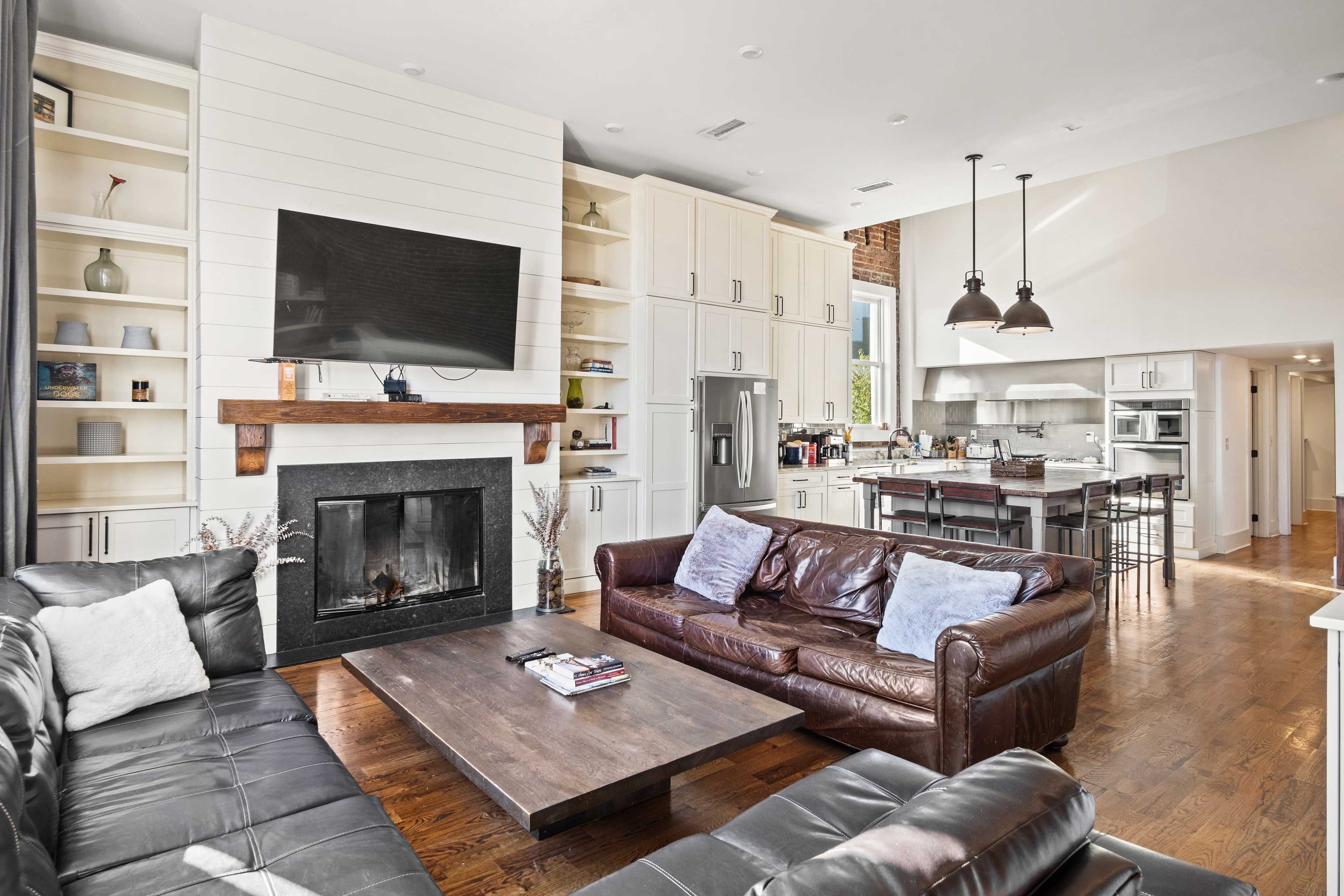 Knoxville Condo | 3BR | 2BA | 2,500 Sq Ft | Stairs Required to Access