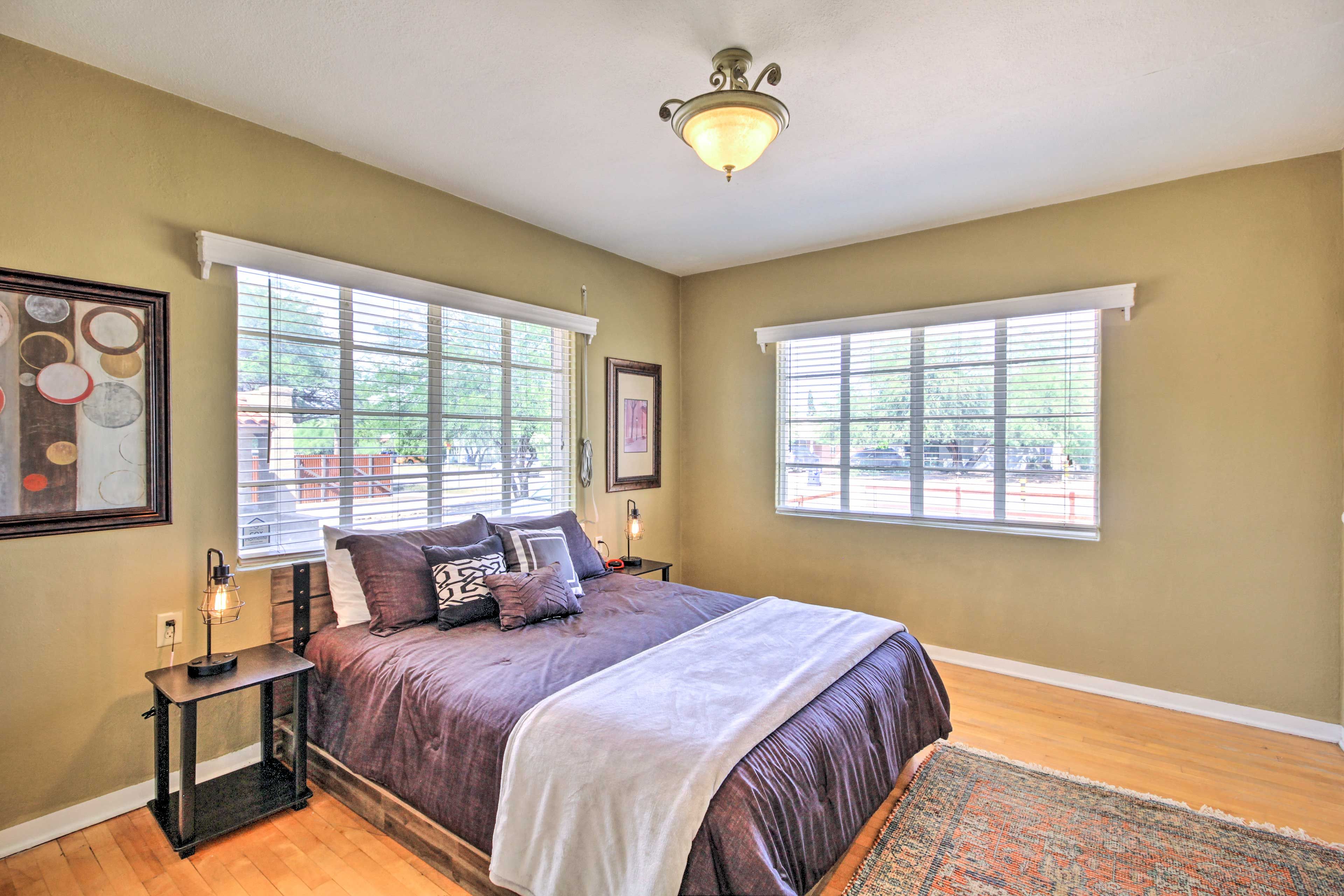 Bedroom 2 | Queen Bed
