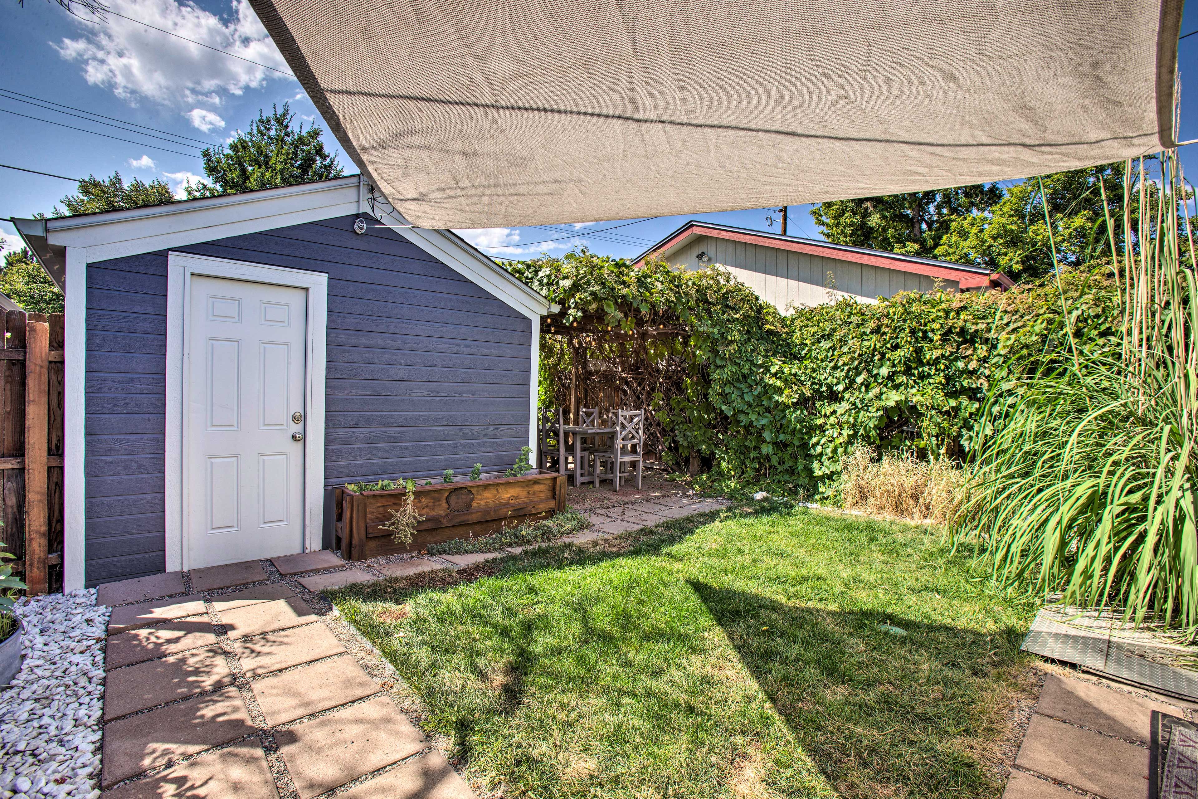 Private Yard | Dining Set