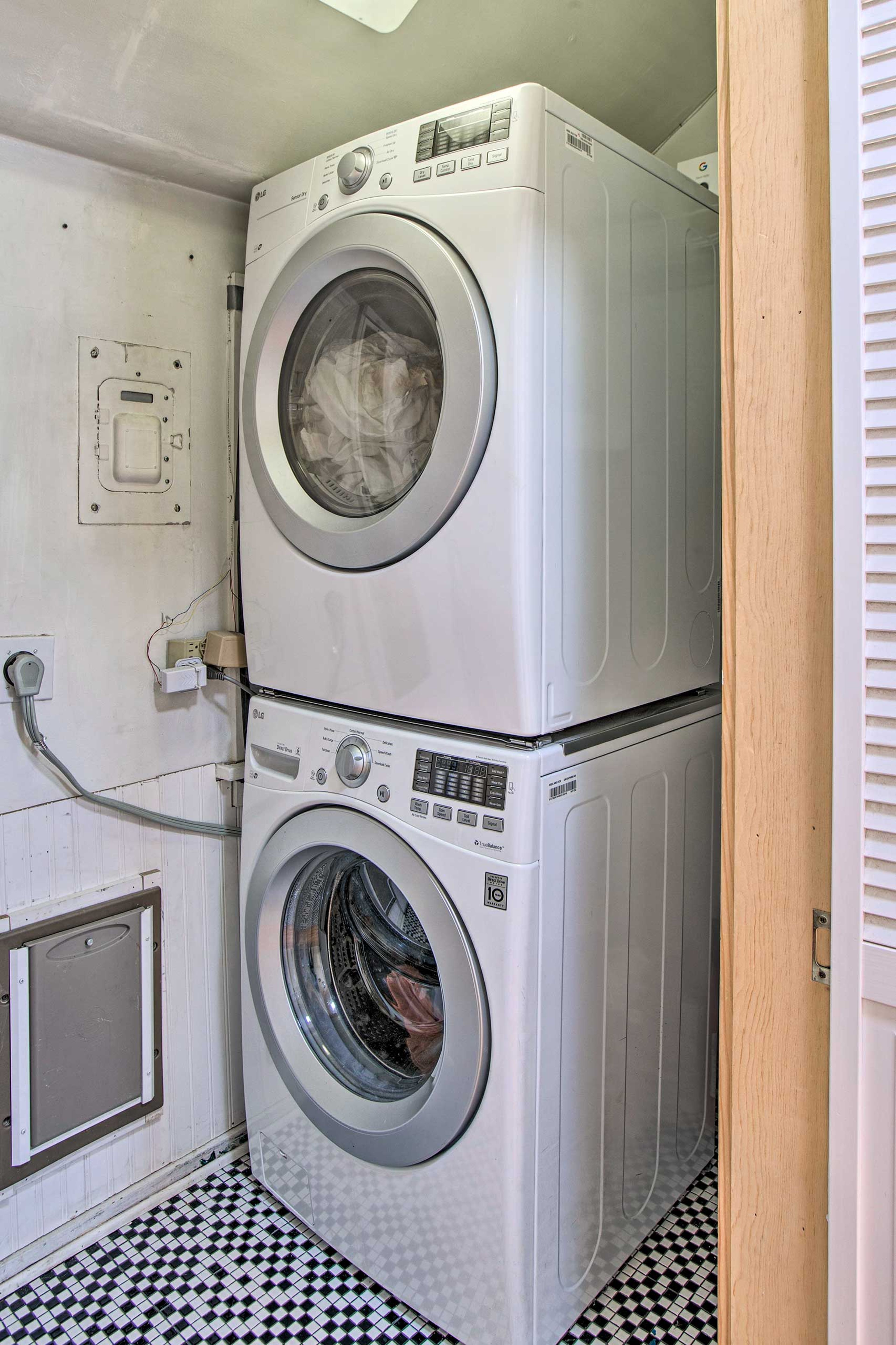 Laundry Room | Detergent Provided