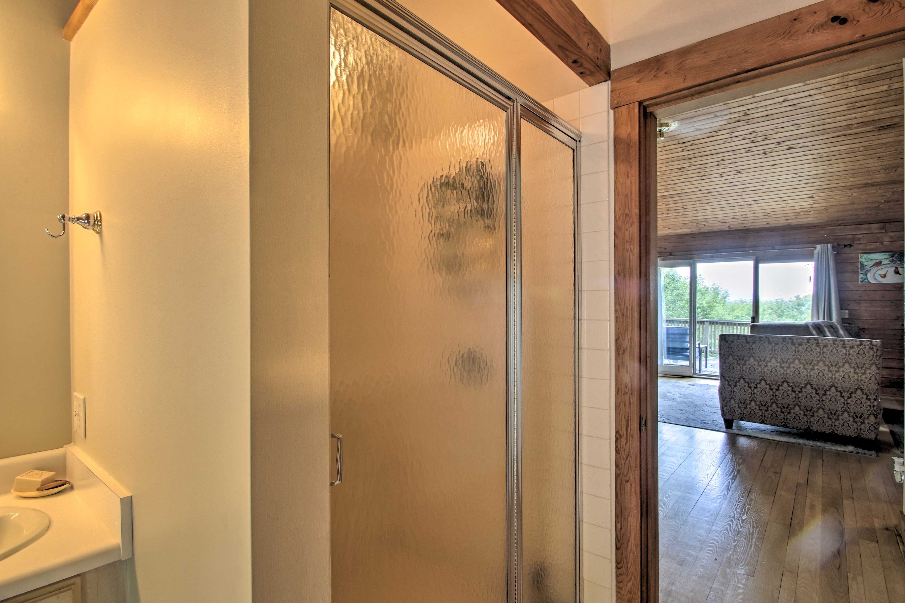 Full Bathroom | En-Suite