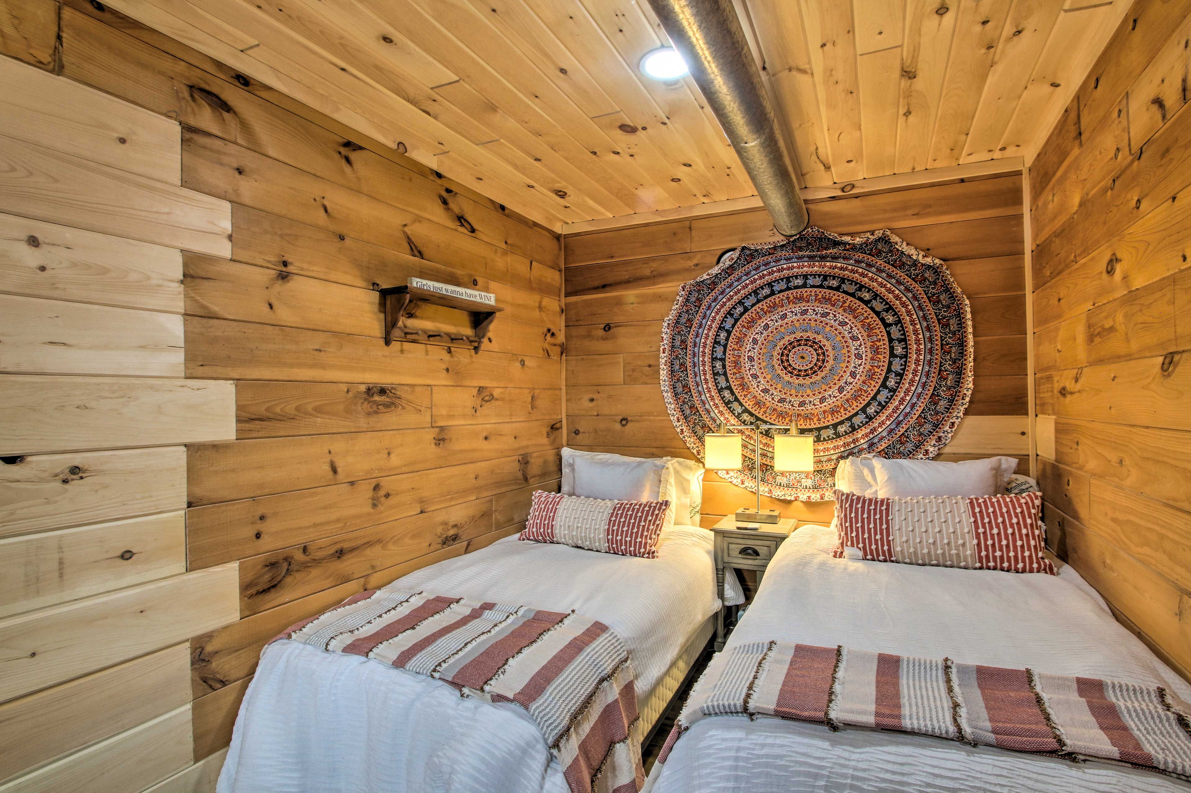 Bedroom 7 | 2 Twin Beds