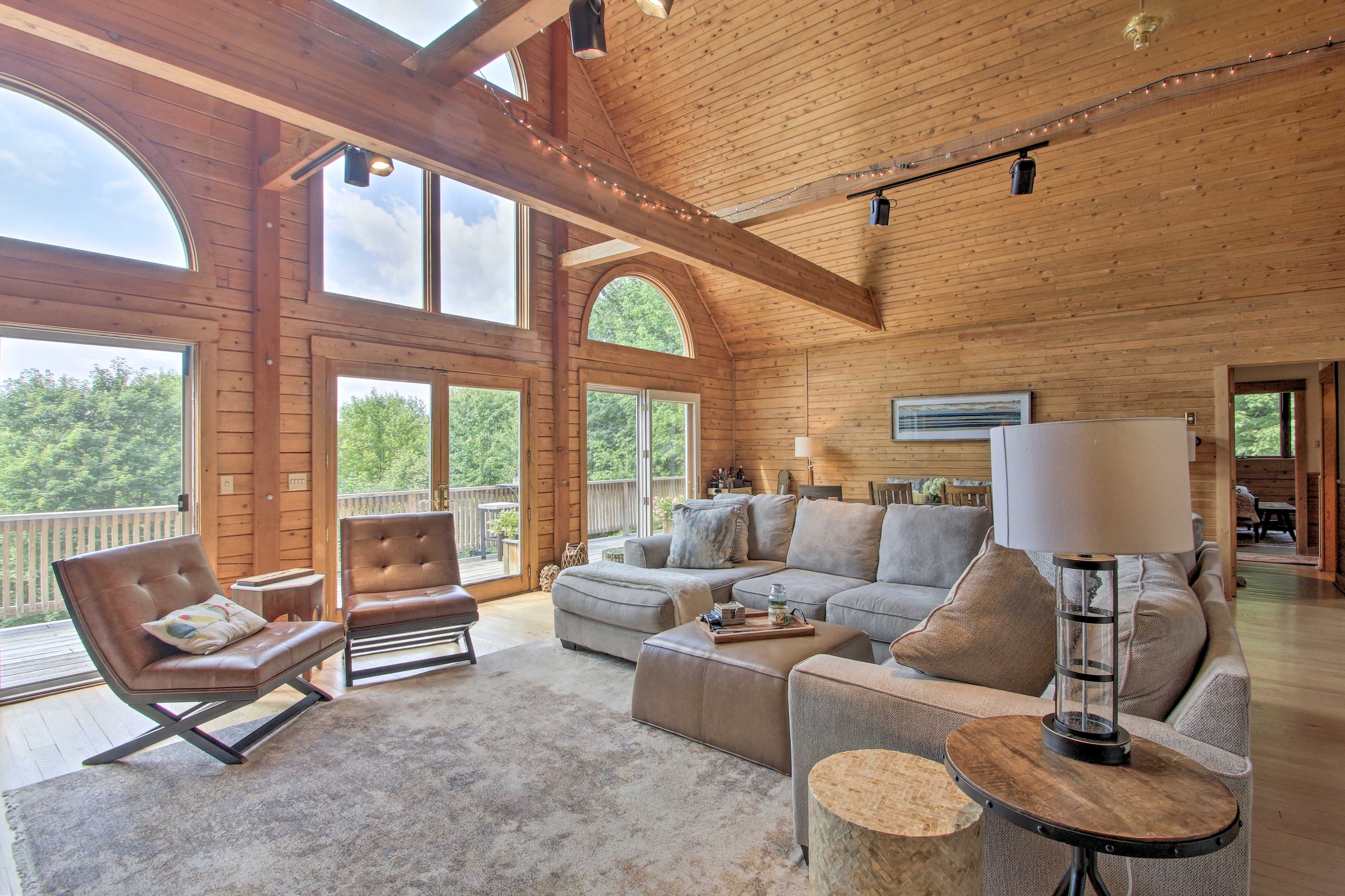 Harrison Vacation Rental | 7BR | 4BA | 4,634 Sq Ft | Stairs Required