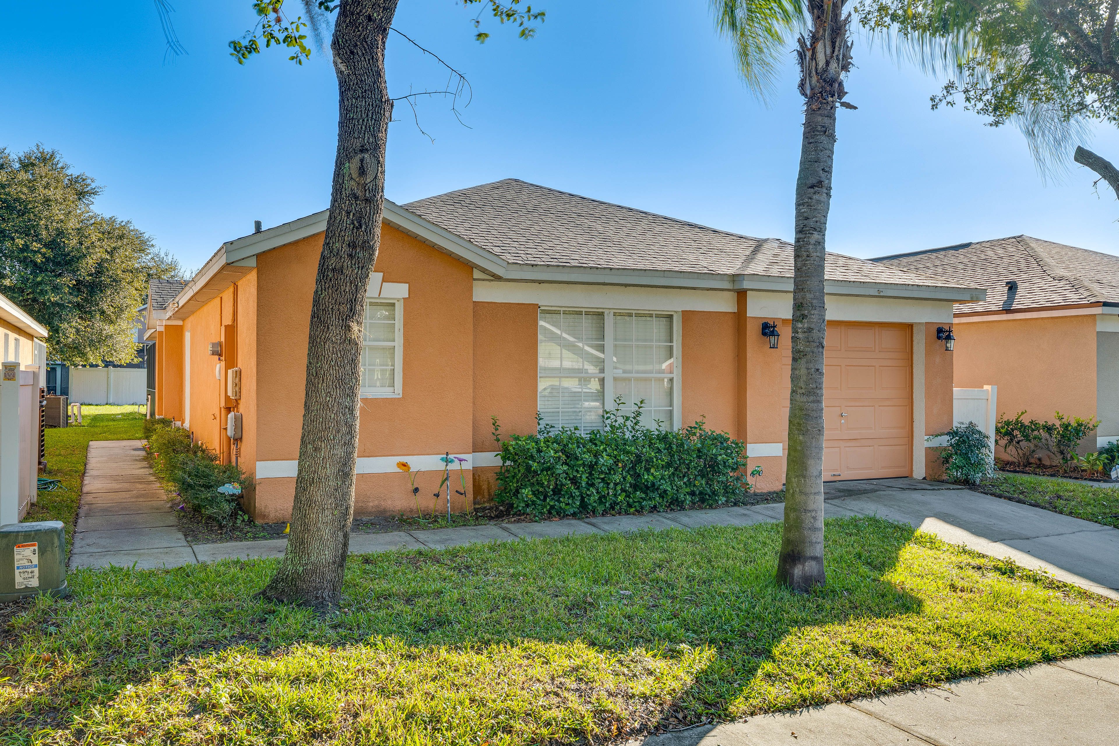 Parking | Driveway (1 Vehicle) | Street Parking