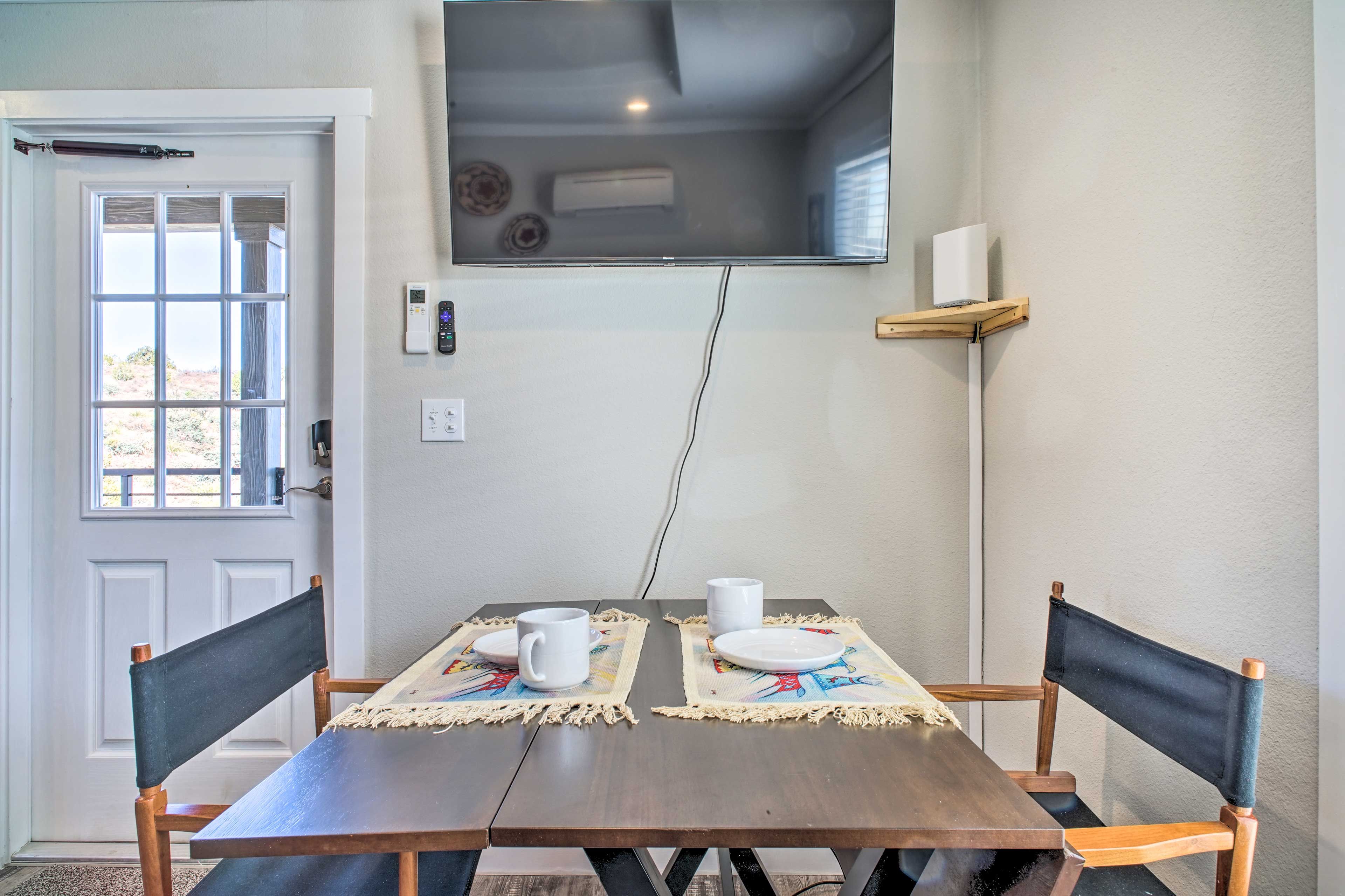 Dining Area | Dishware & Flatware