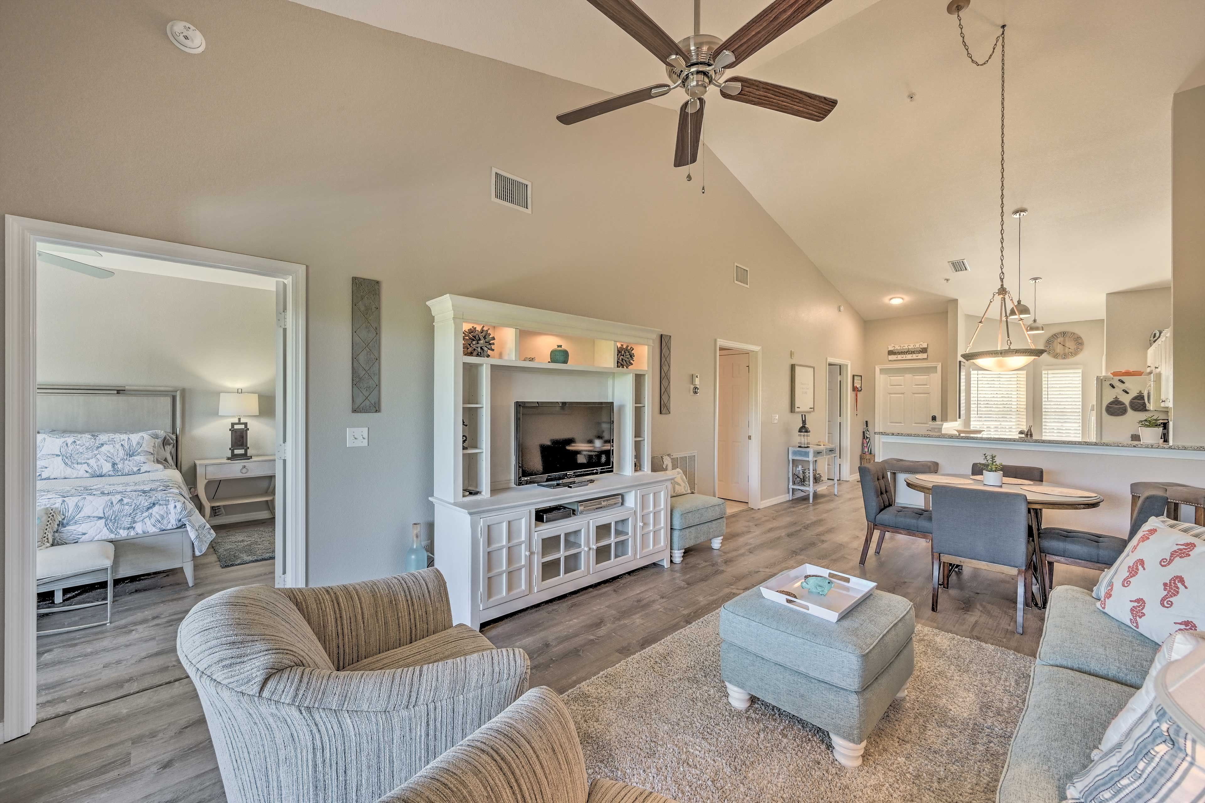 Living Room | Central A/C | Free WiFi | DVD Player | Single-Story Condo