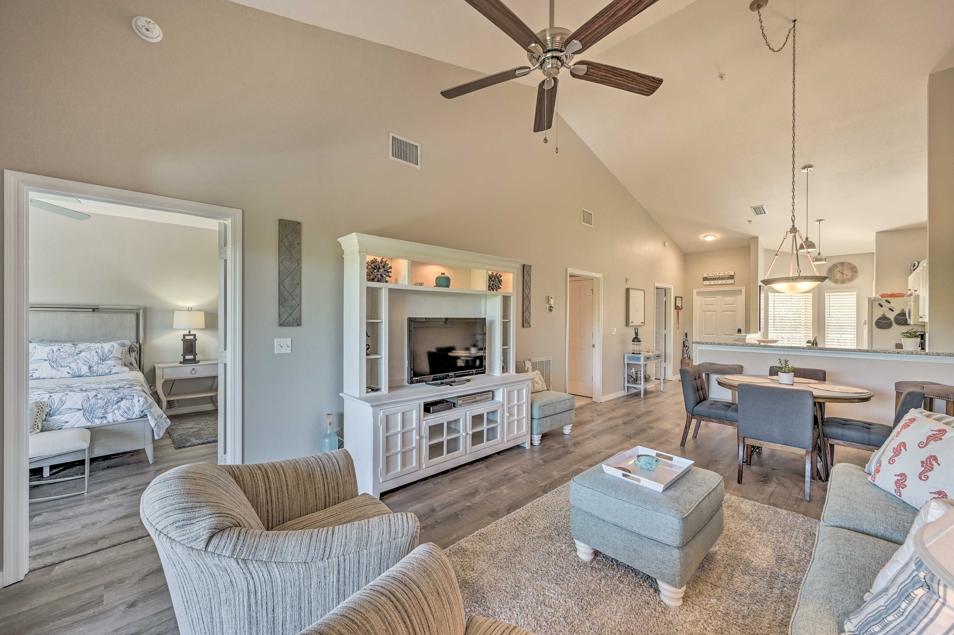 Living Room | Central A/C | Free WiFi | DVD Player | Single-Story Condo