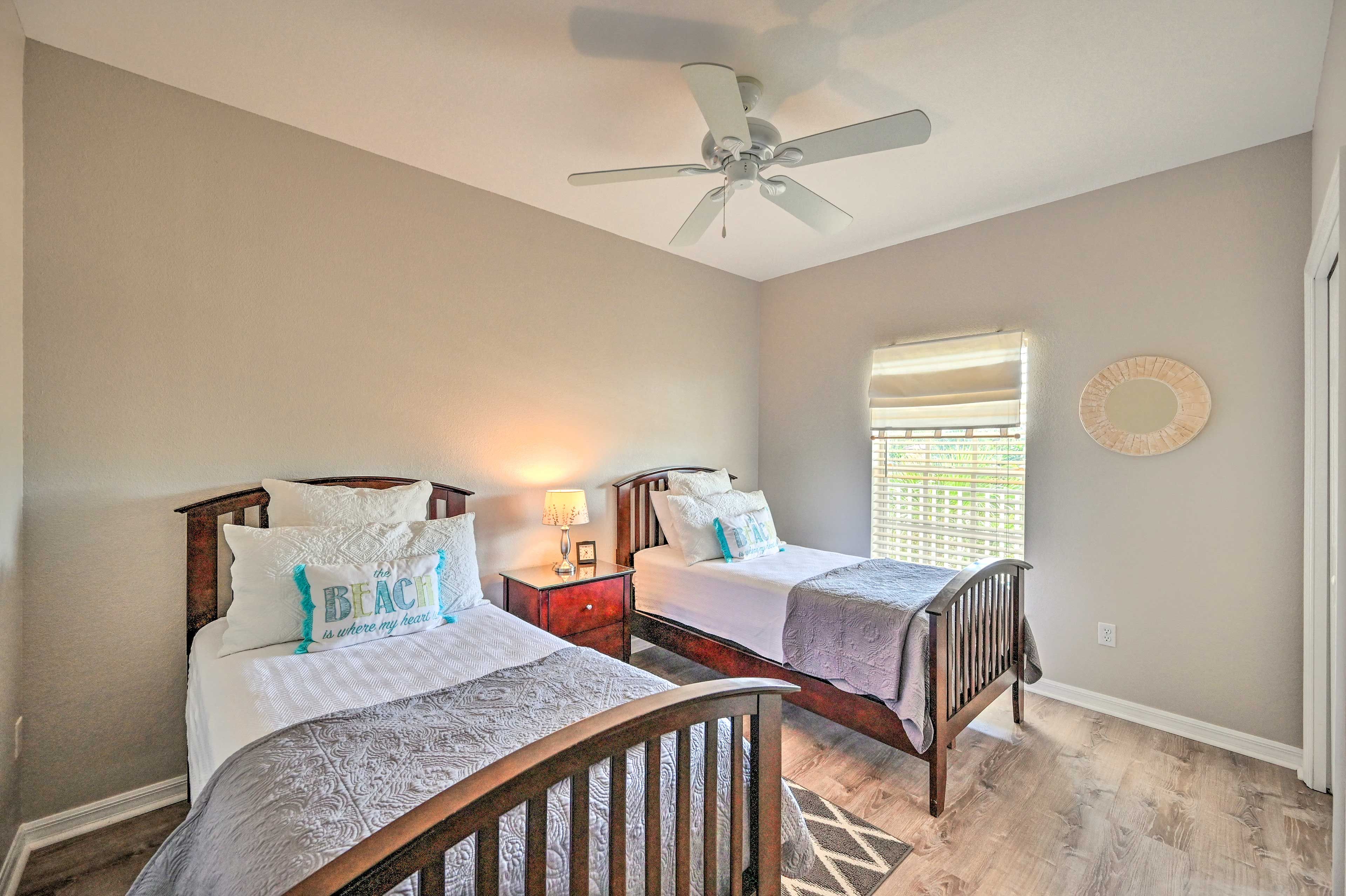 Bedroom 2 | 2 Twin Beds