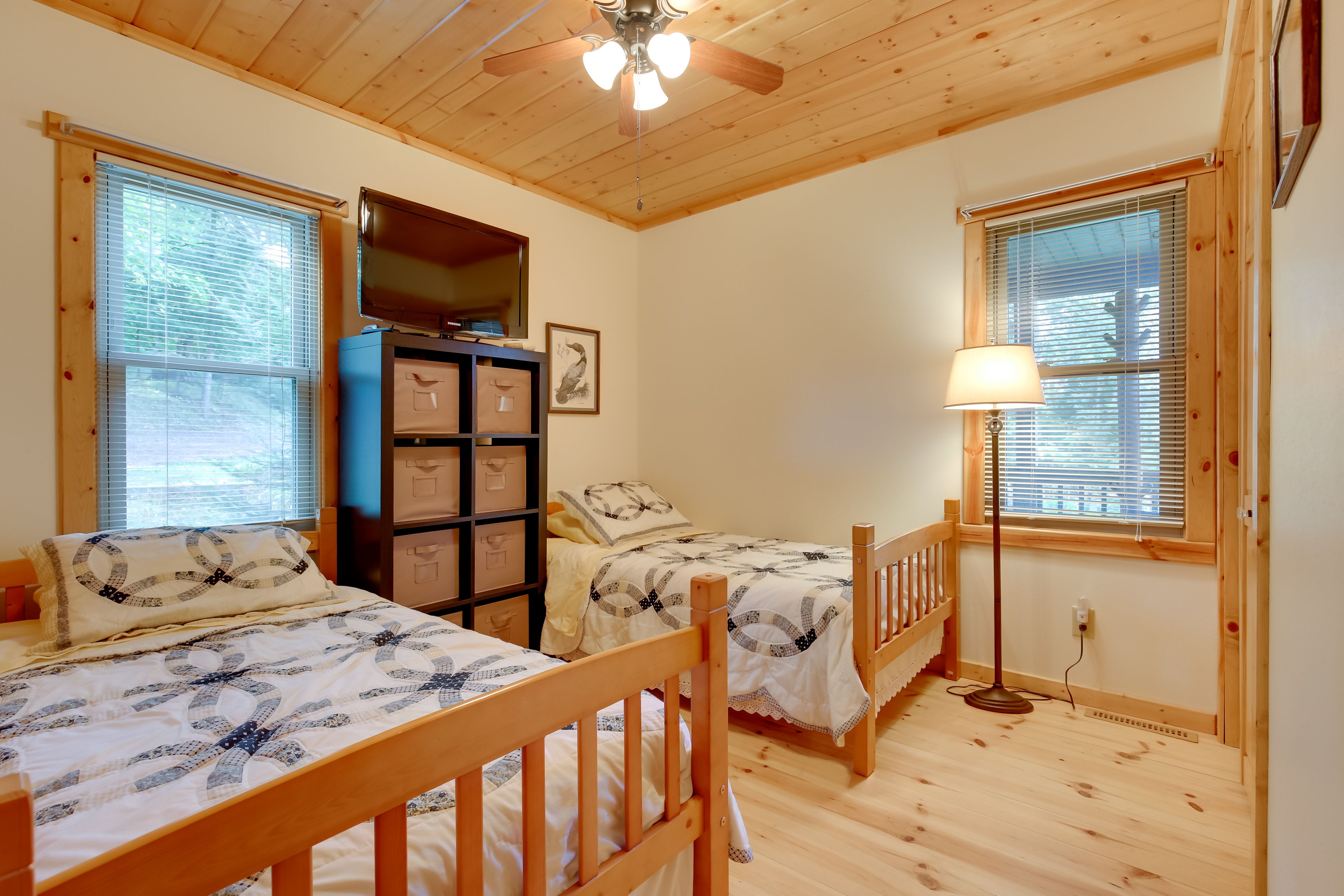 Bedroom 2 | 2 Twin Beds