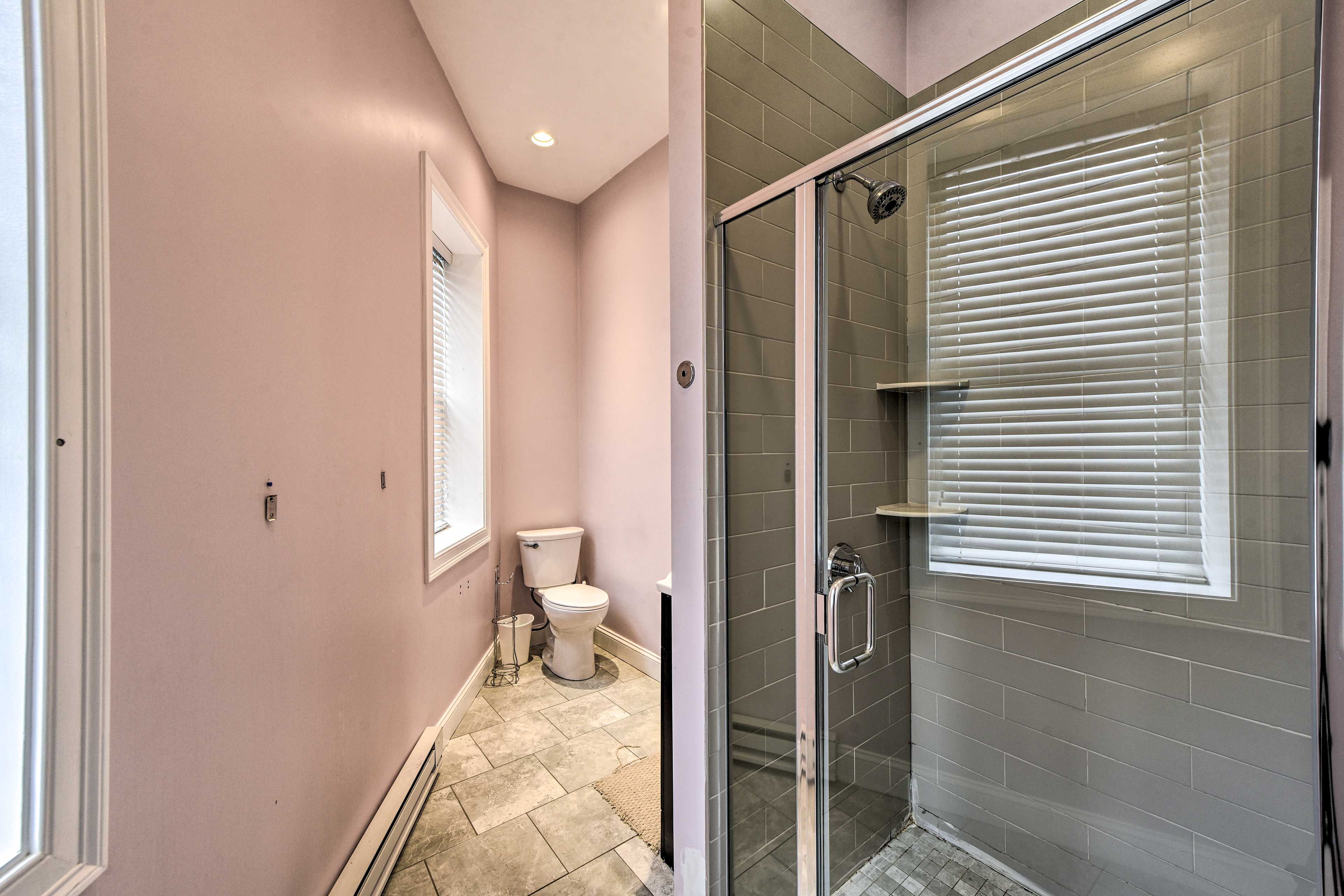 Full Bathroom | Complimentary Toiletries