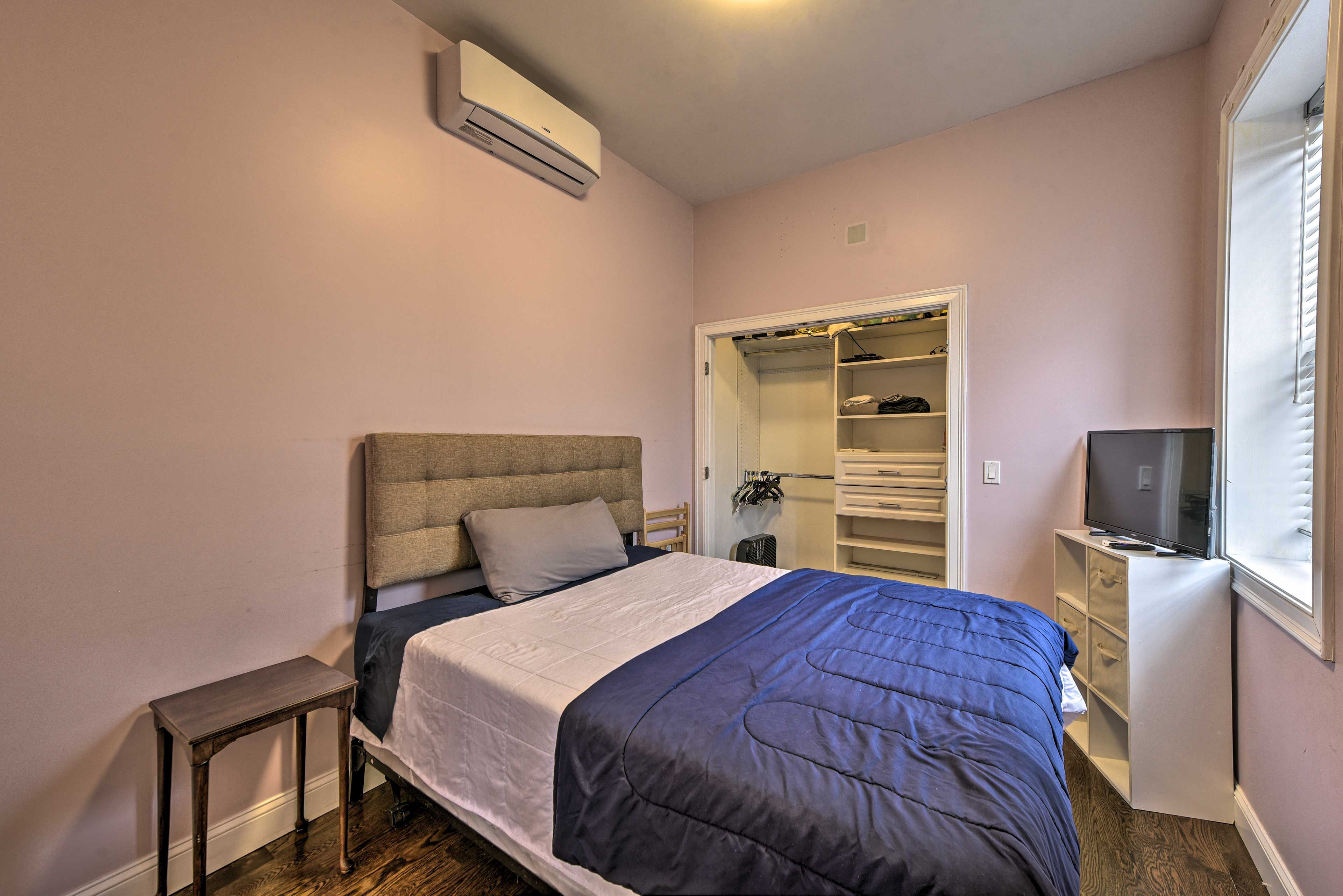 Bedroom | King Bed | Linens Provided | Smart TV