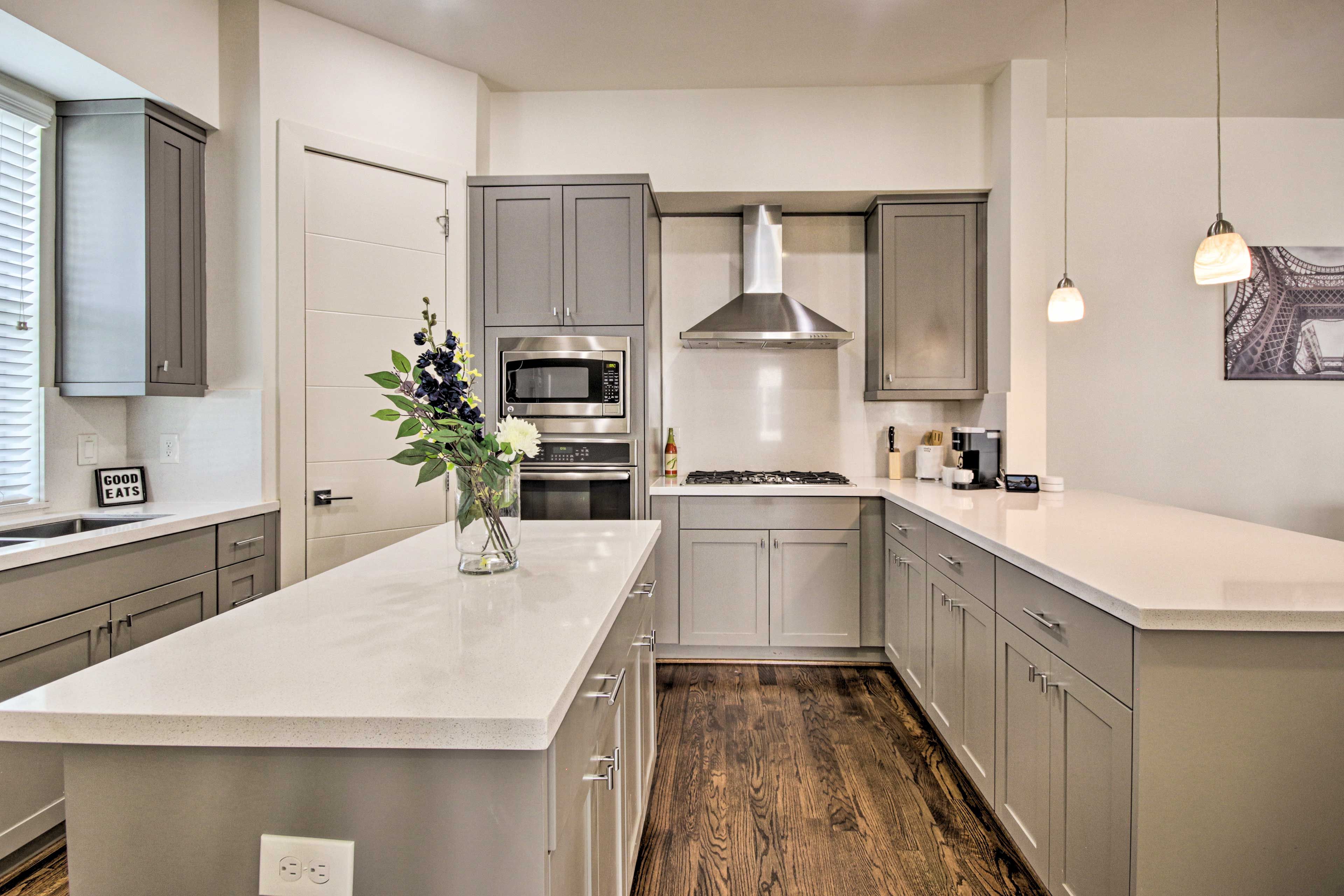 Kitchen | Gas Range | Coffee Maker
