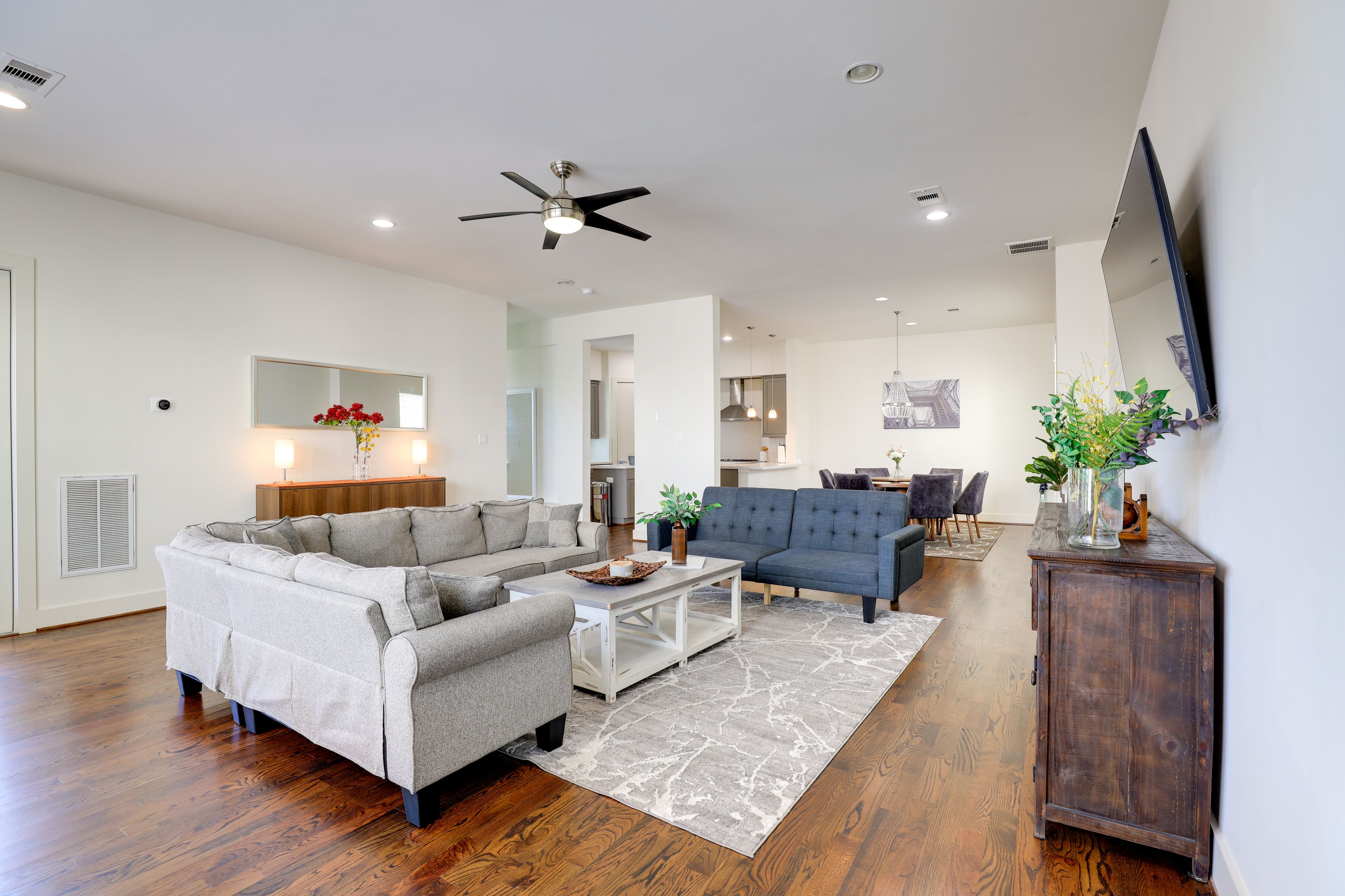 Houston Vacation Rental | 3BR | 3BA | 1 Step to Access Home