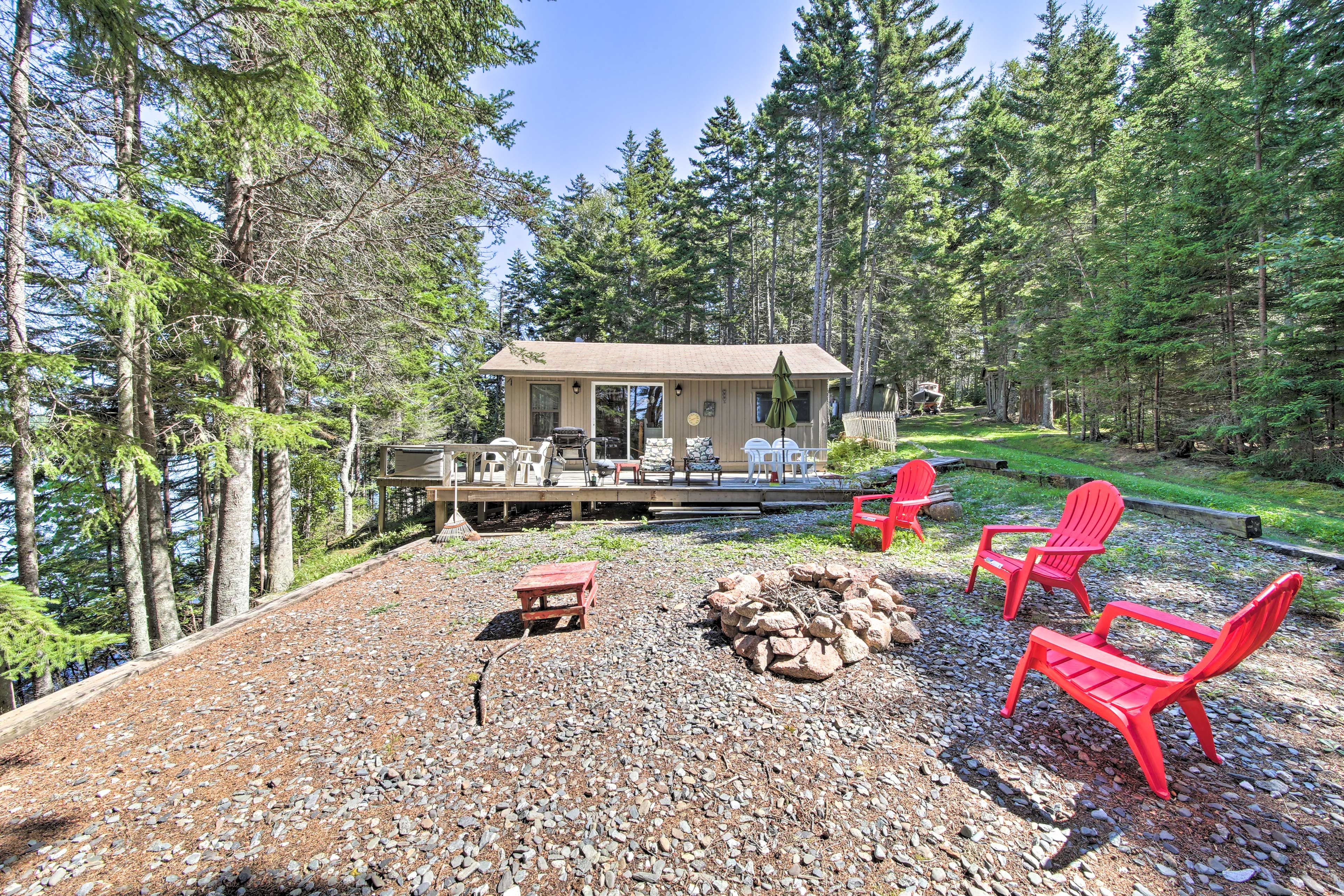 Stonington Vacation Rental | 3BR | 1BA | Step-Free Access | Steep Hill to Water