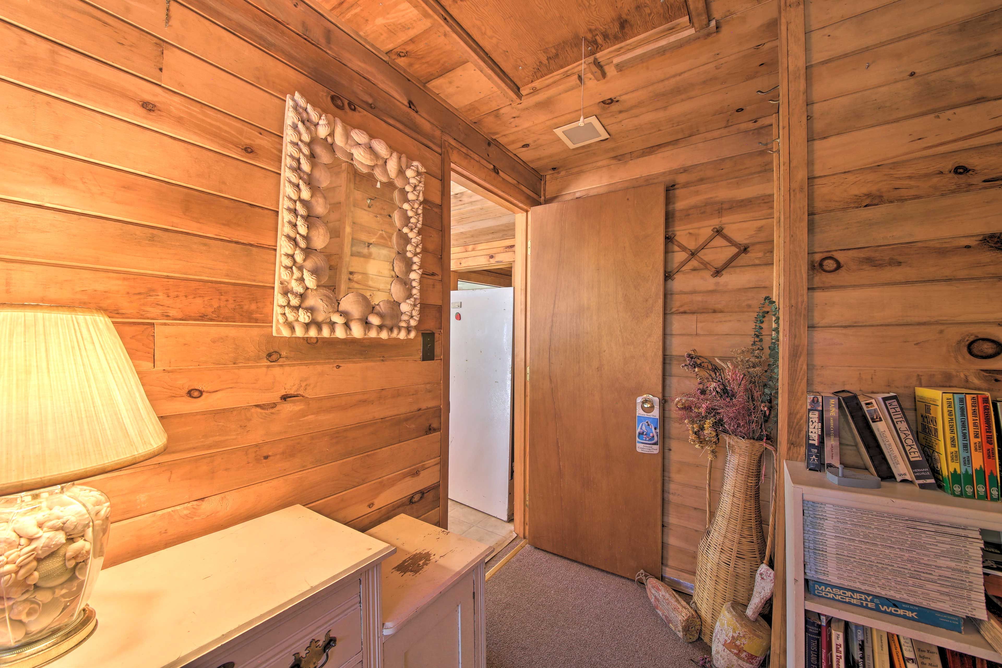 Bedroom 2 | Books & Board Games Provided