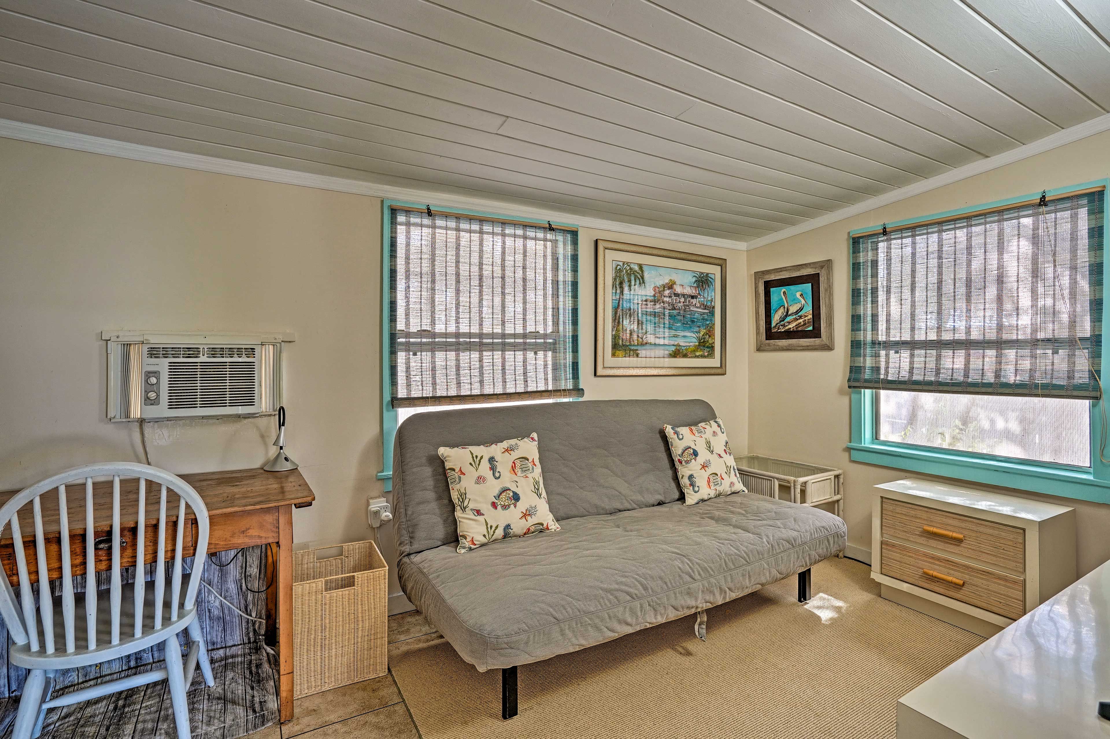 Bedroom 2 | Smart TV