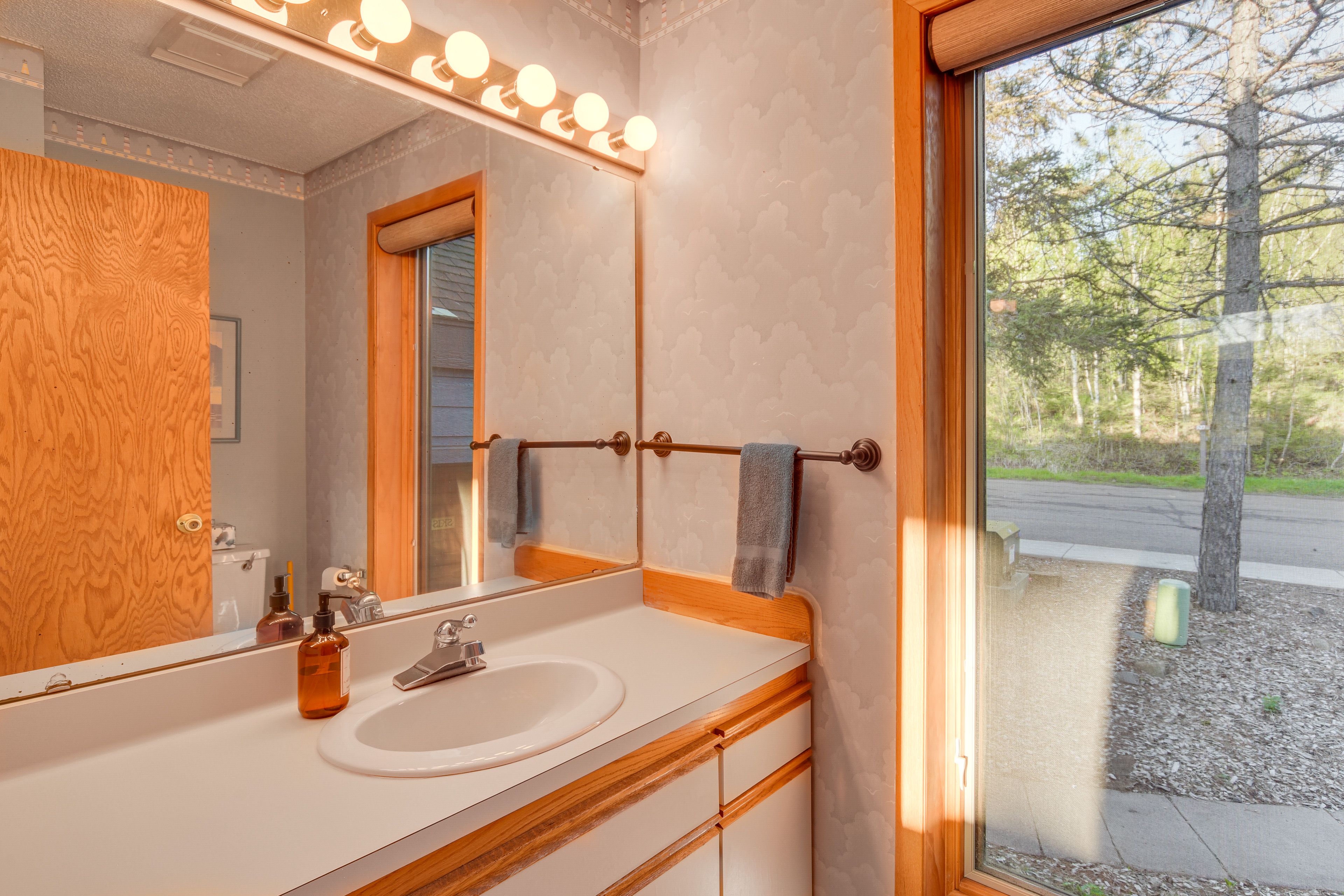 Half Bathroom | 1st Floor