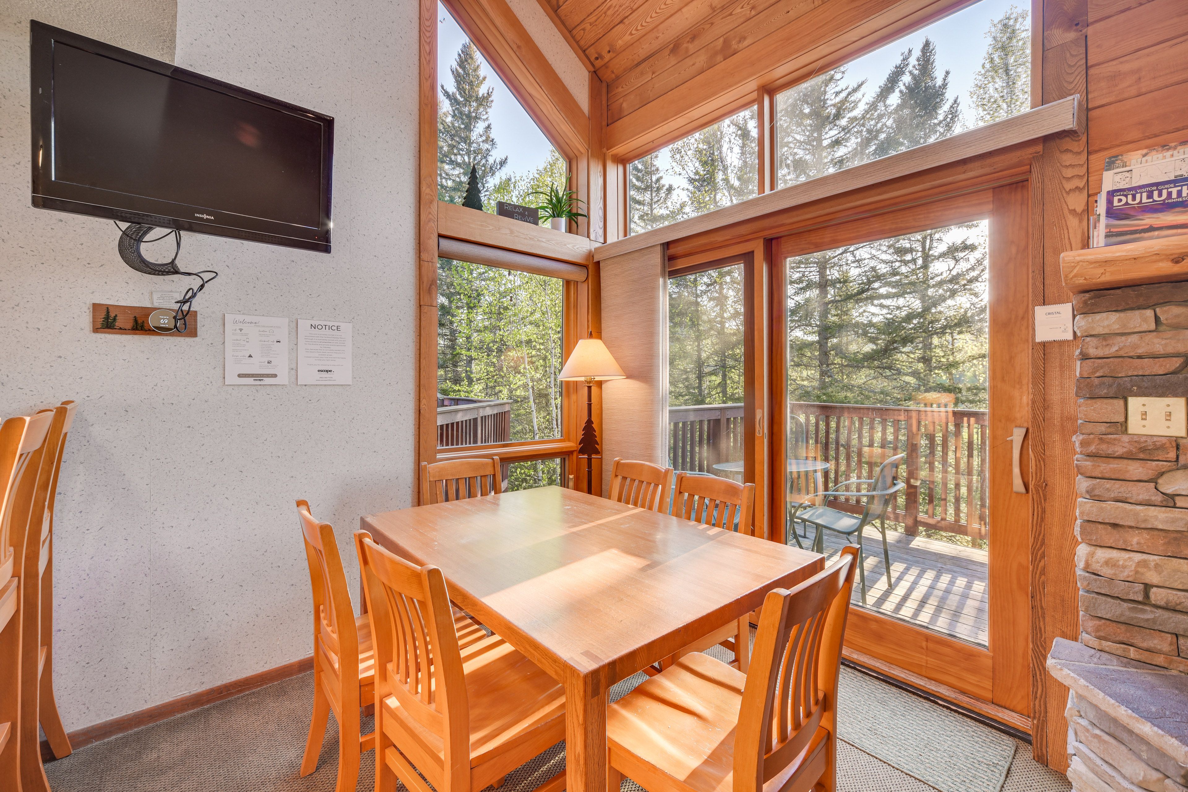 Dining Area | 1st Floor | Dishes & Flatware Provided