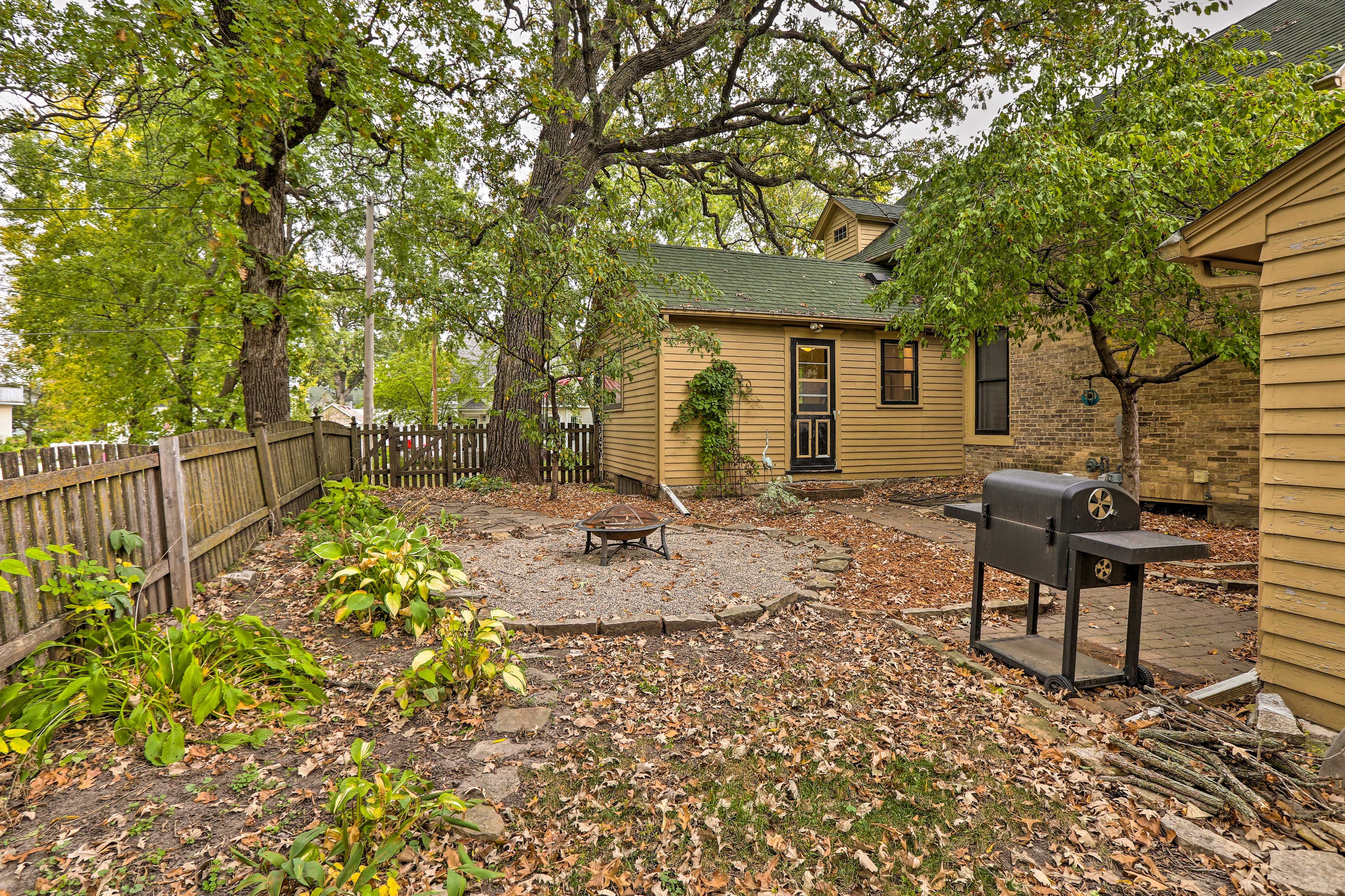 Private Yard | Pet Friendly