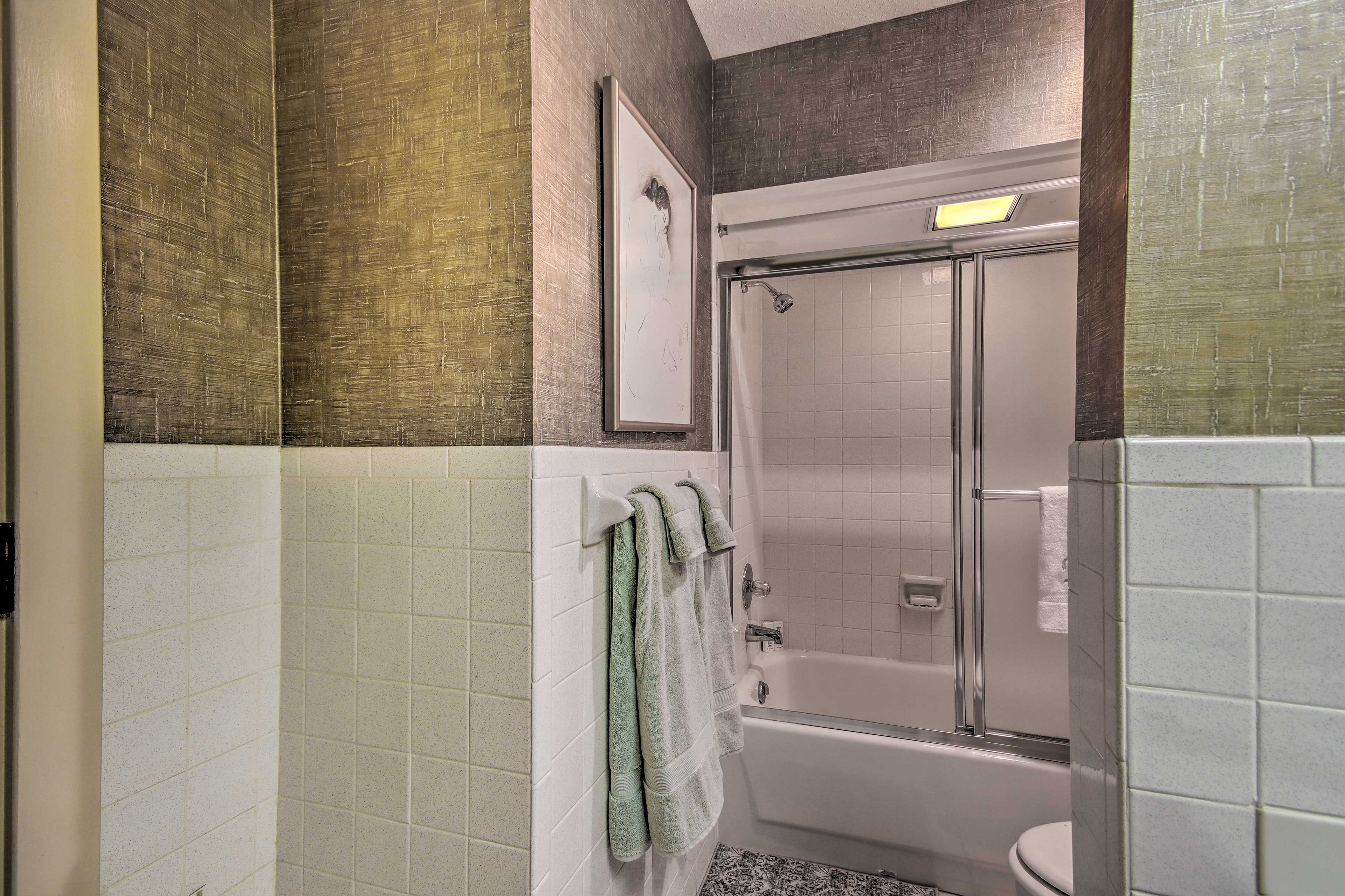 Full Bathroom