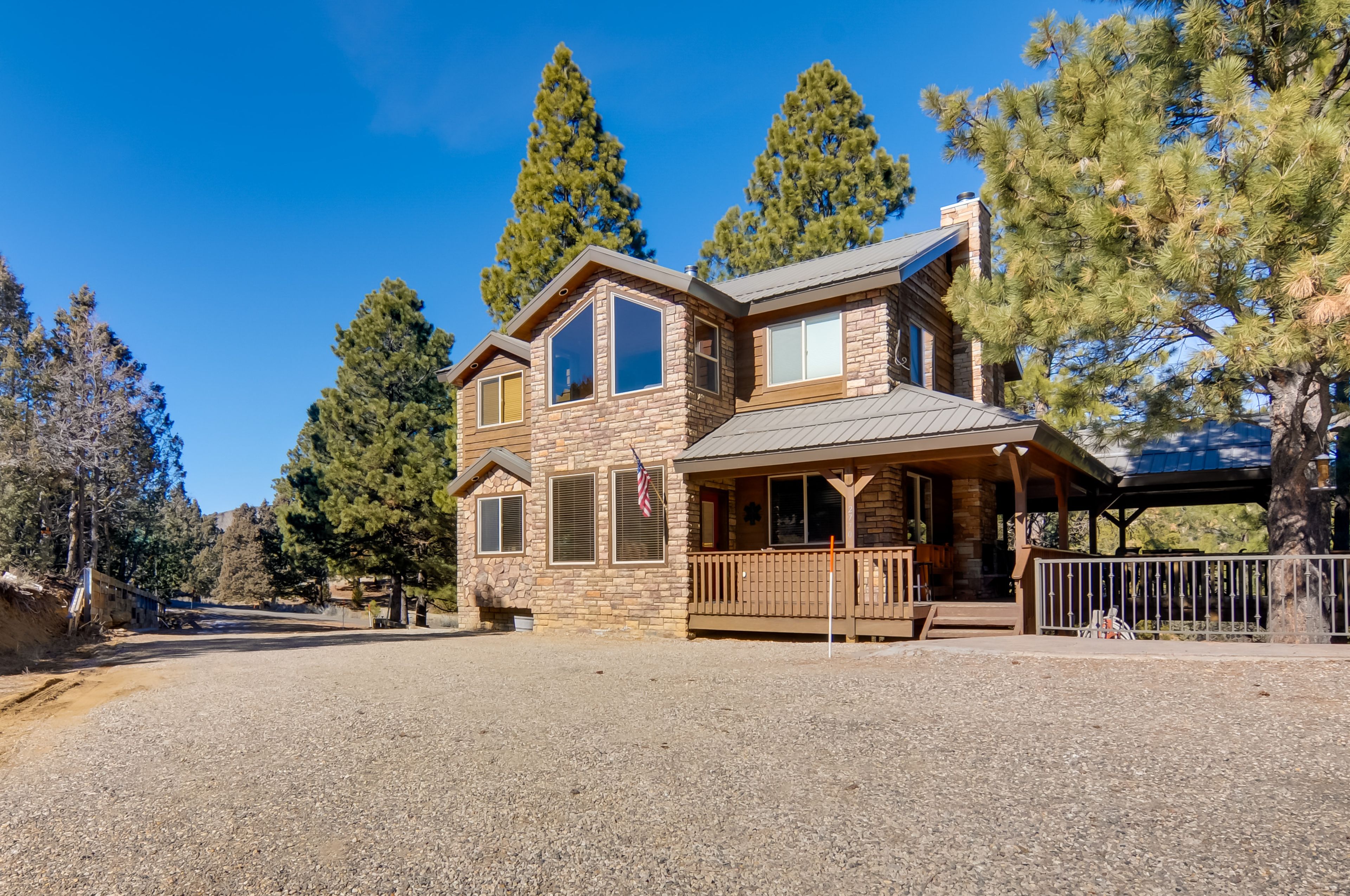 Shared Driveway Parking (1 Vehicle)