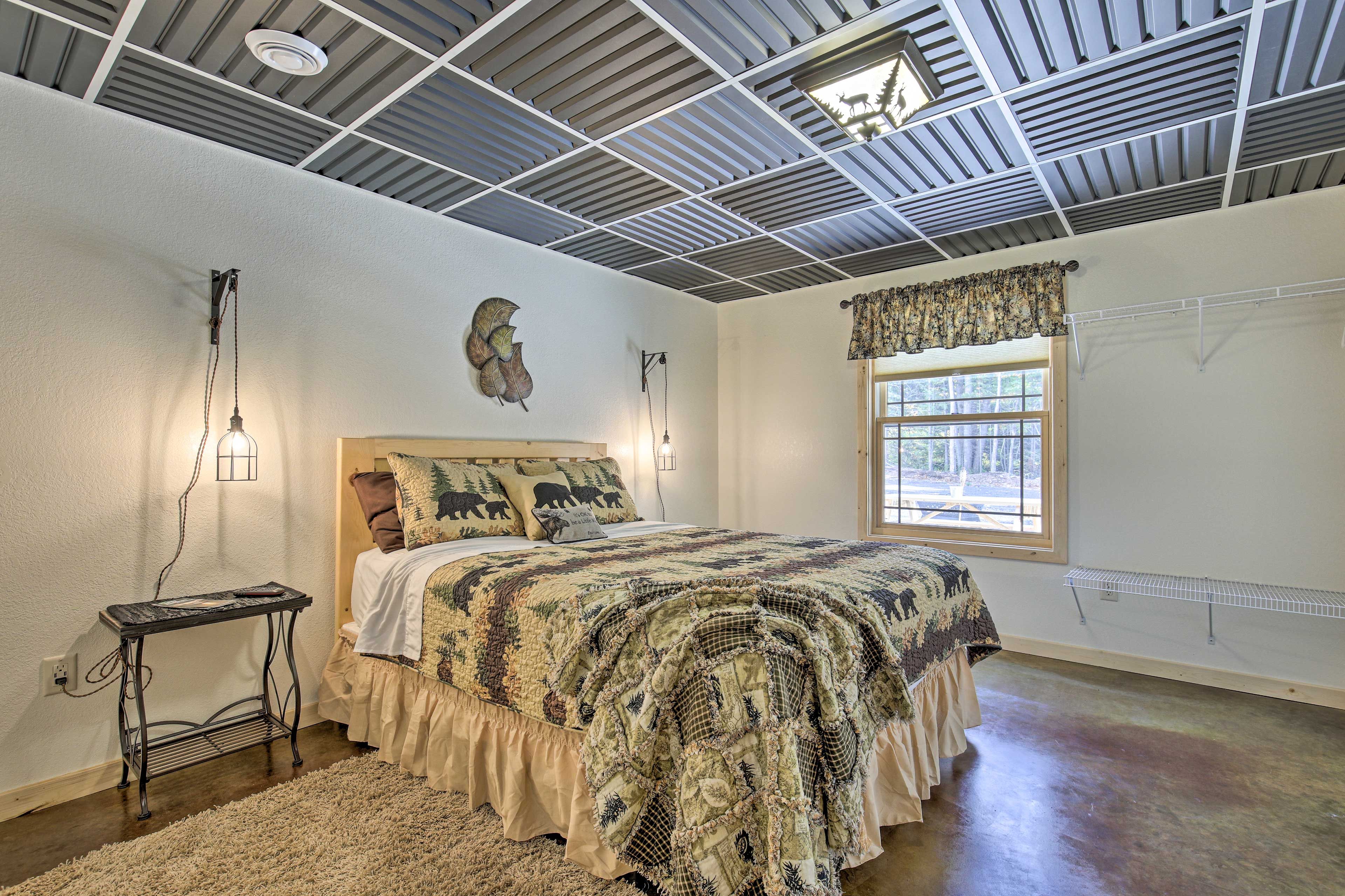 Bedroom 3 | Lower Level | Queen Bed