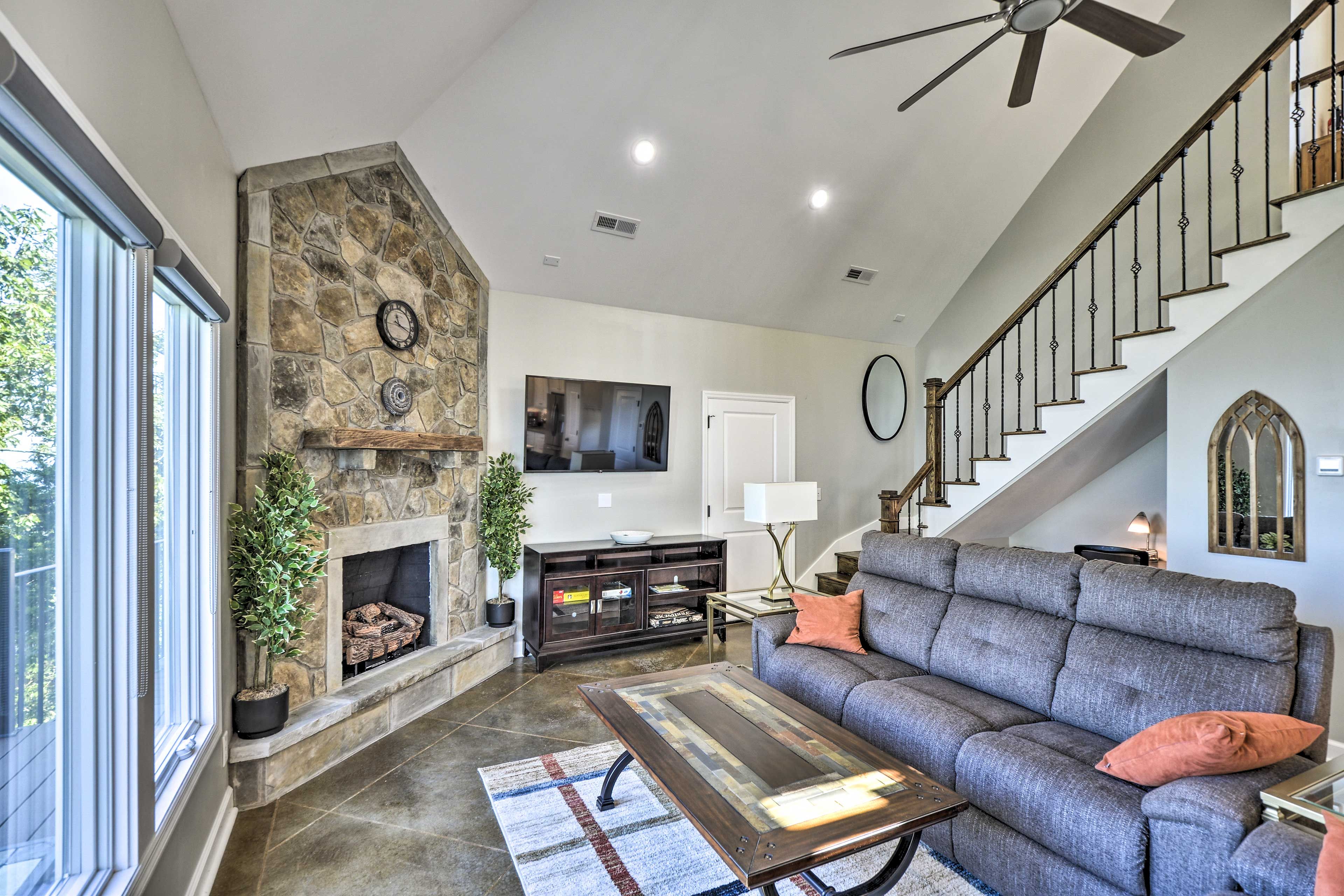 Living Room | Gas Fireplace | Smart TV w/ Cable