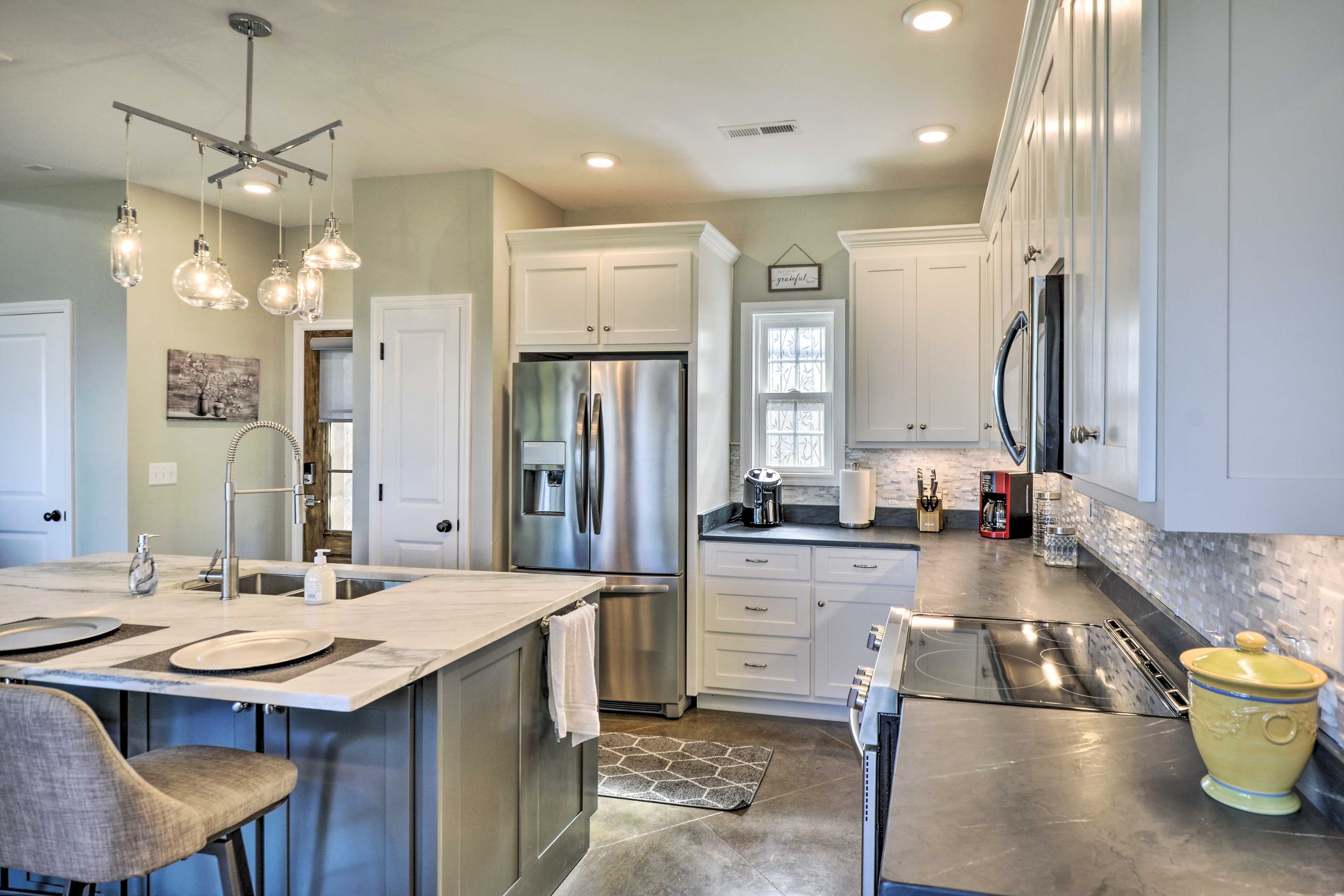 Kitchen | Garbage Bags & Paper Towels