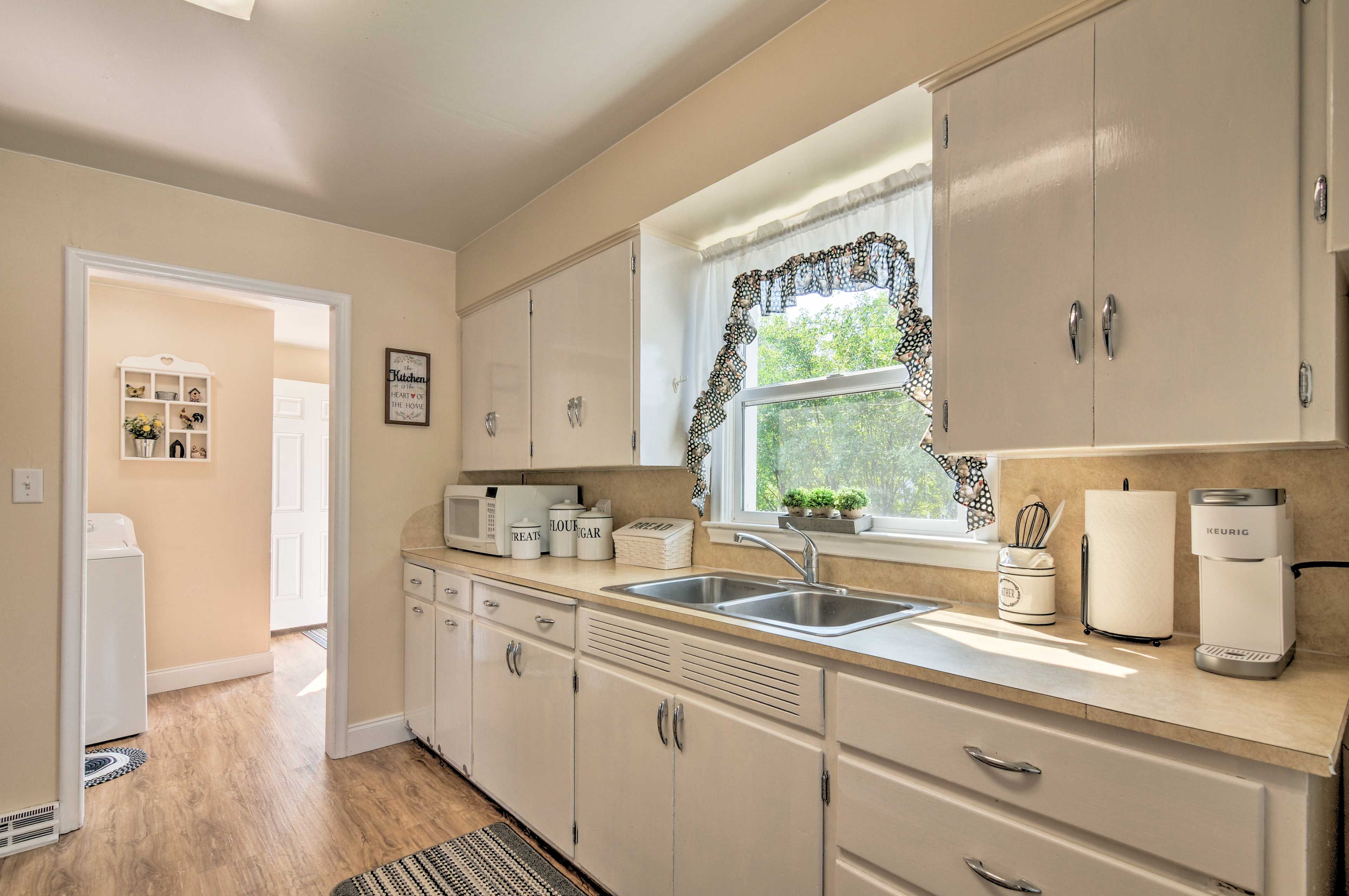 Well-Equipped Kitchen | Dual Toaster