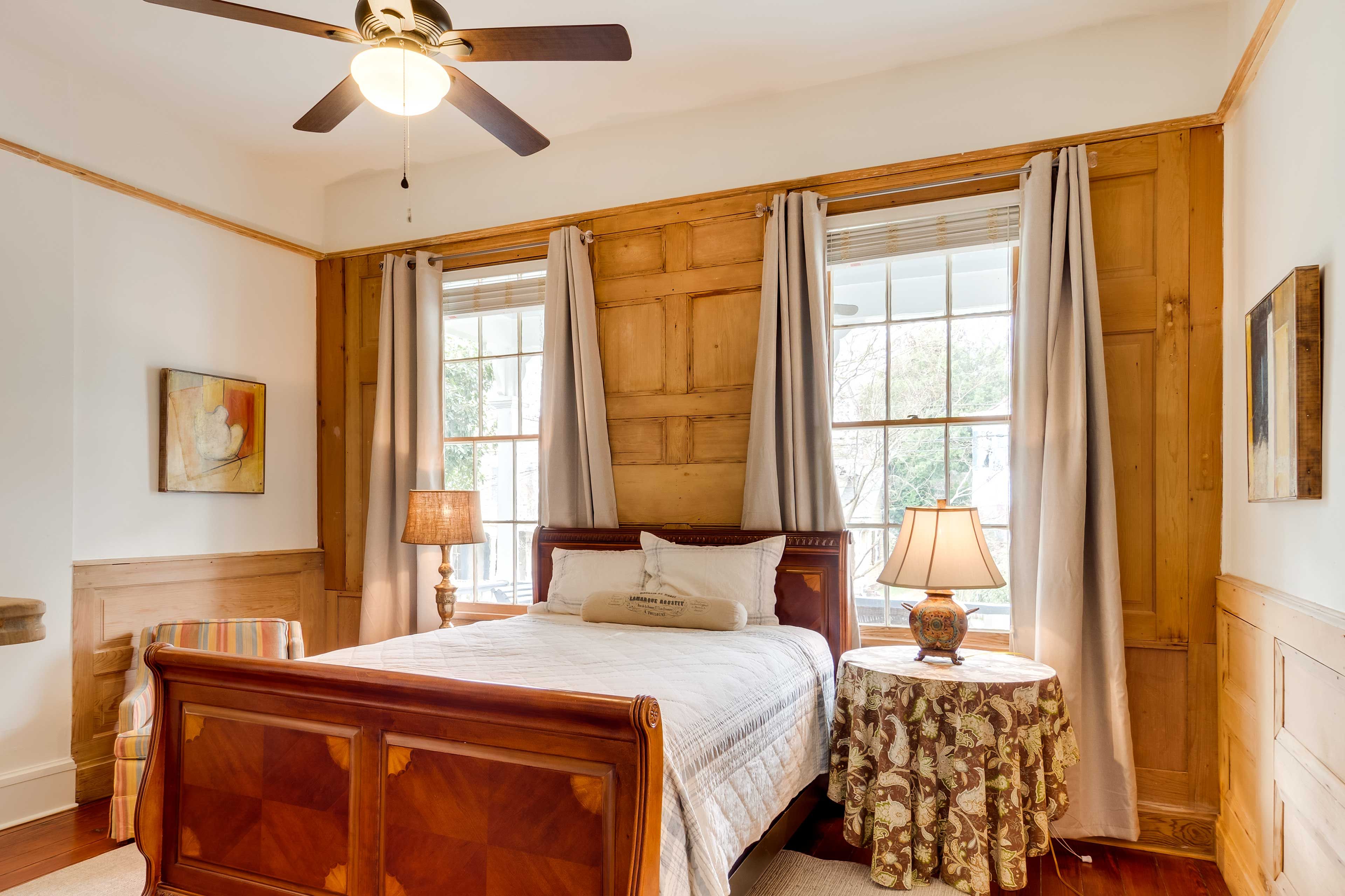 Bedroom 2 | Queen Bed