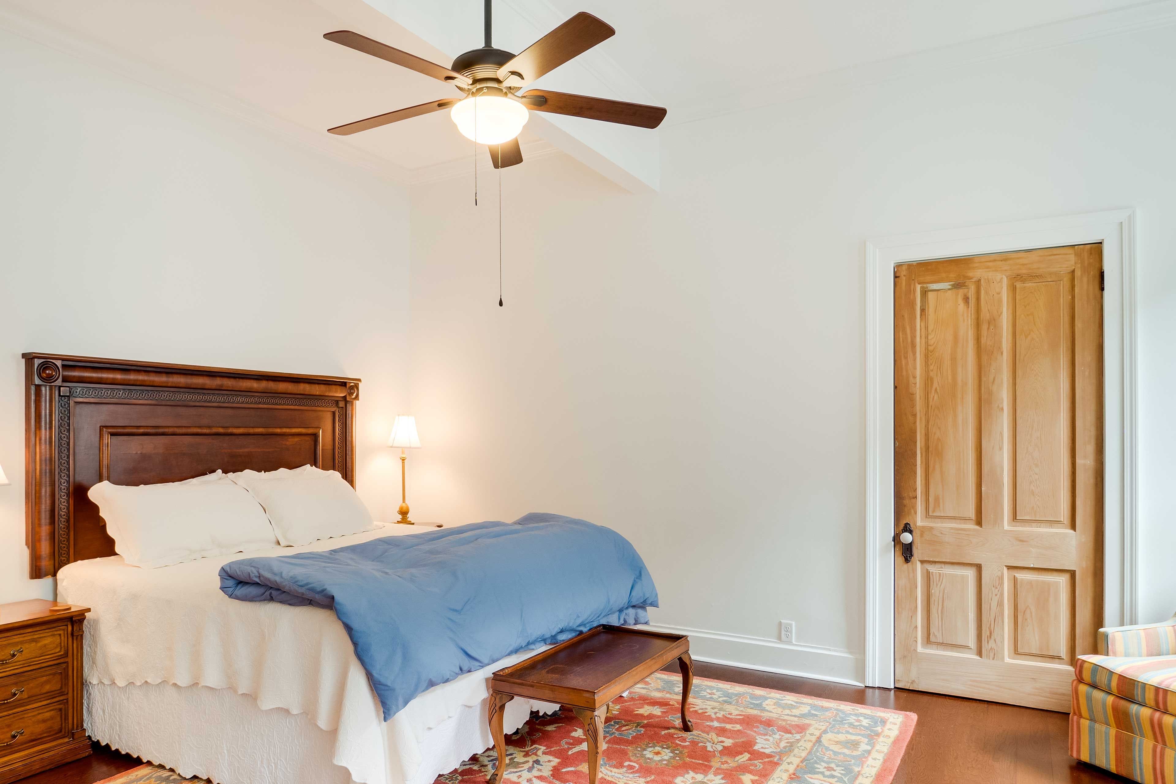 Bedroom 1 | King Bed | Linens Provided
