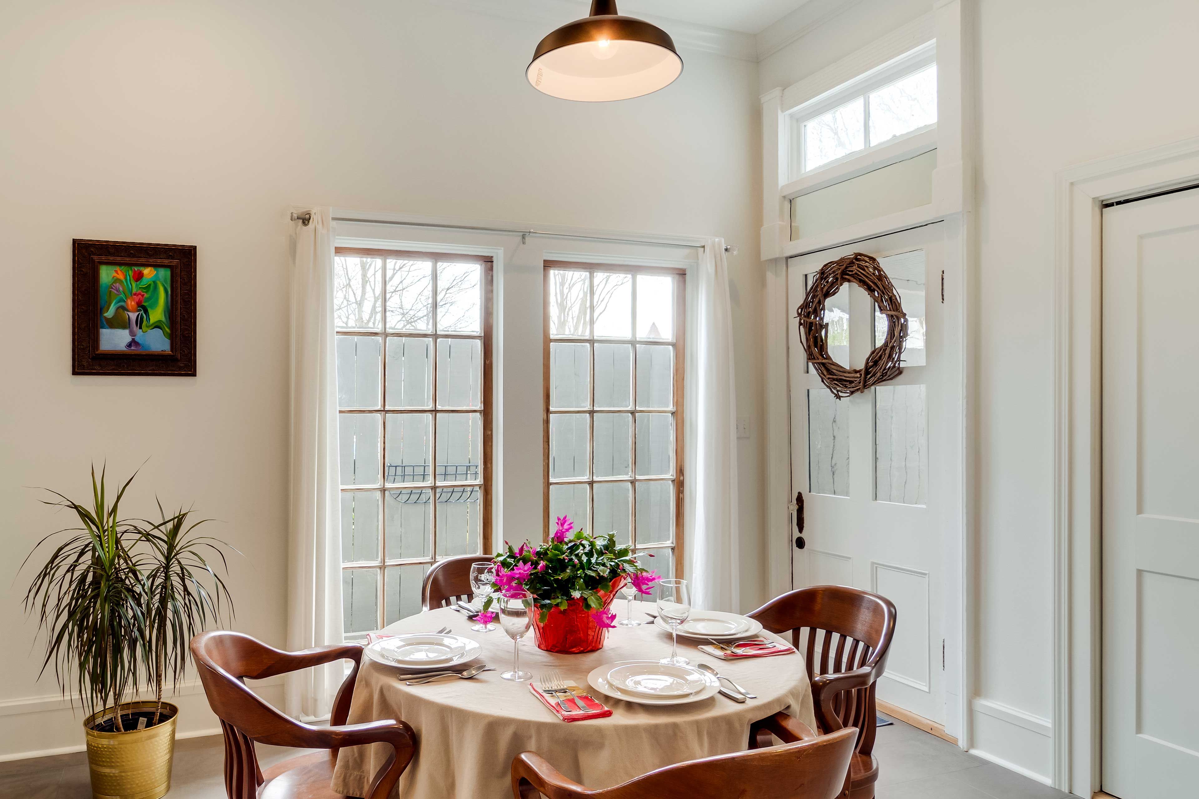 Dining Room | 4-Person Dining Table