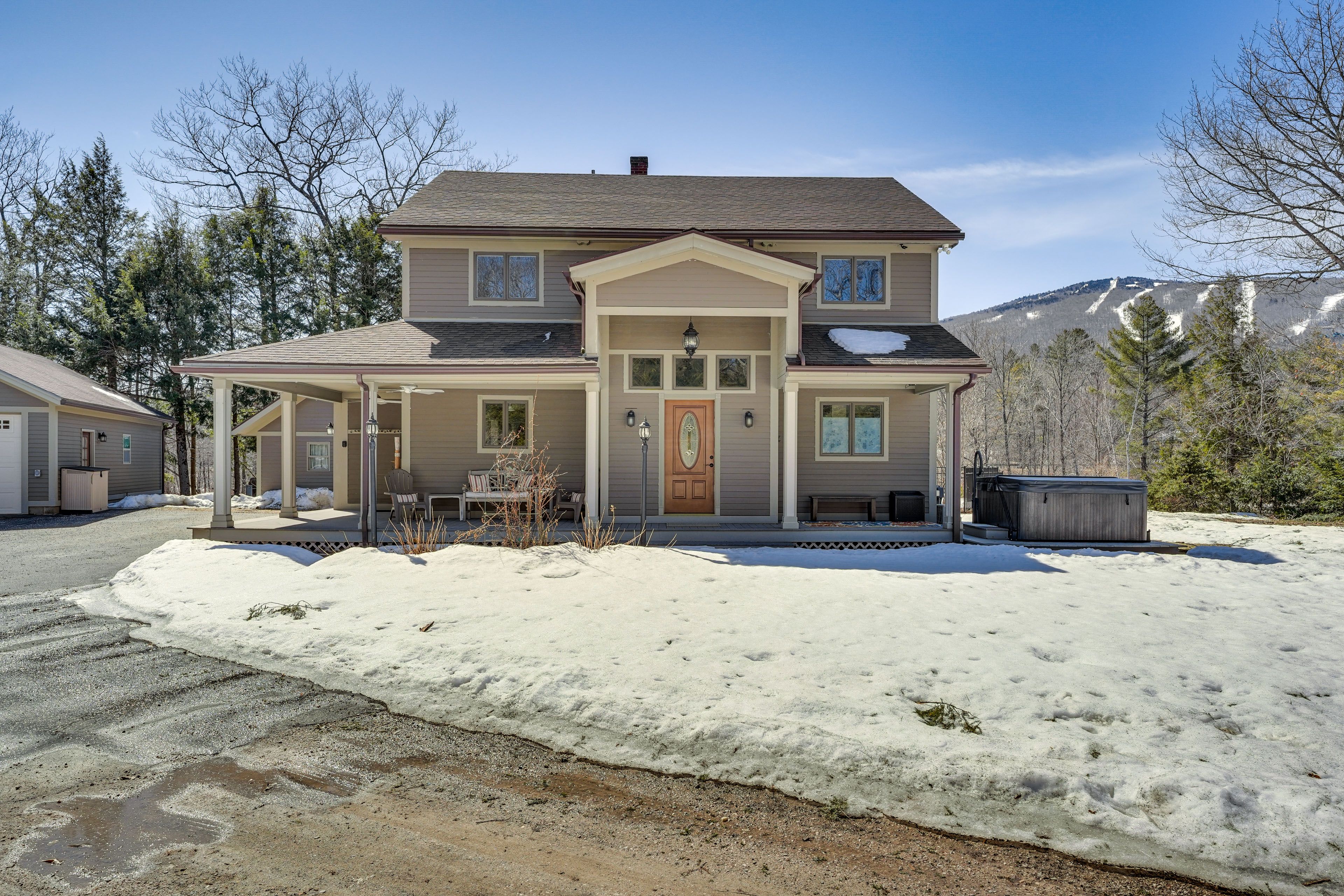 Ludlow Vacation Rental | 3BR | 3.5BA | 2,500 Sq Ft | Stairs Required