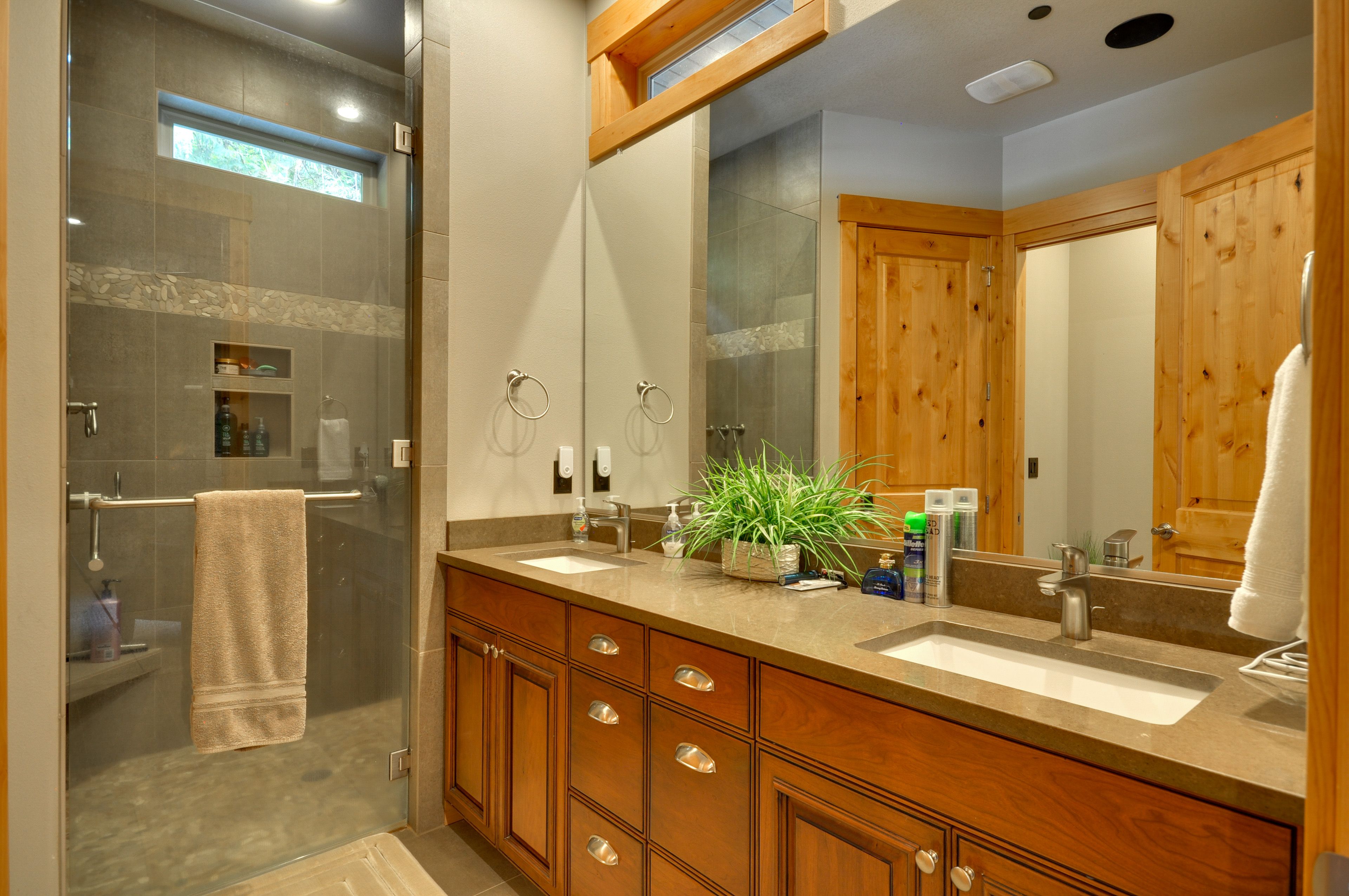Bathroom | Towels Provided