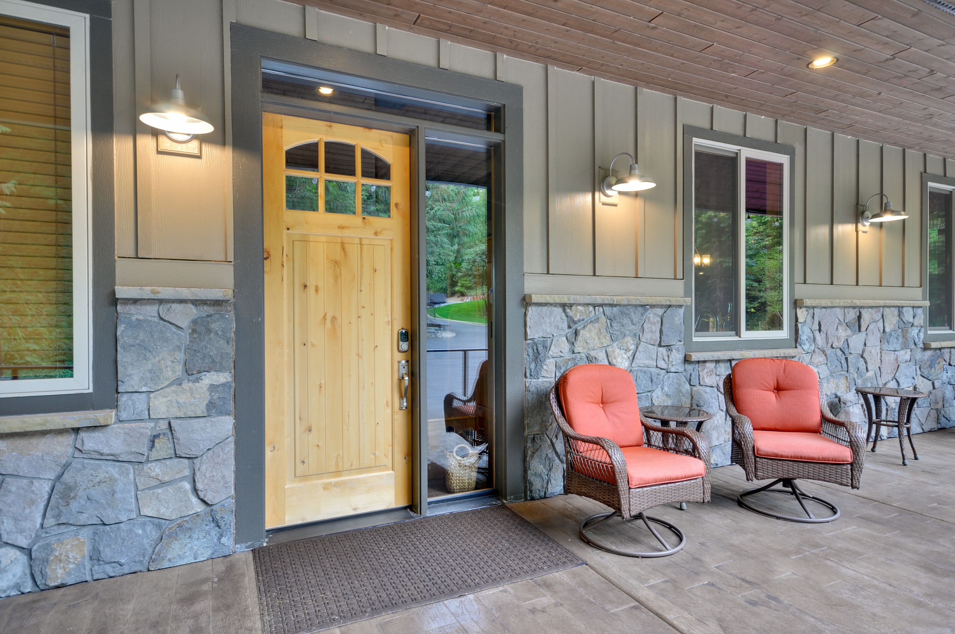 Front Entrance | Keyless Entry | Exterior Security Cameras